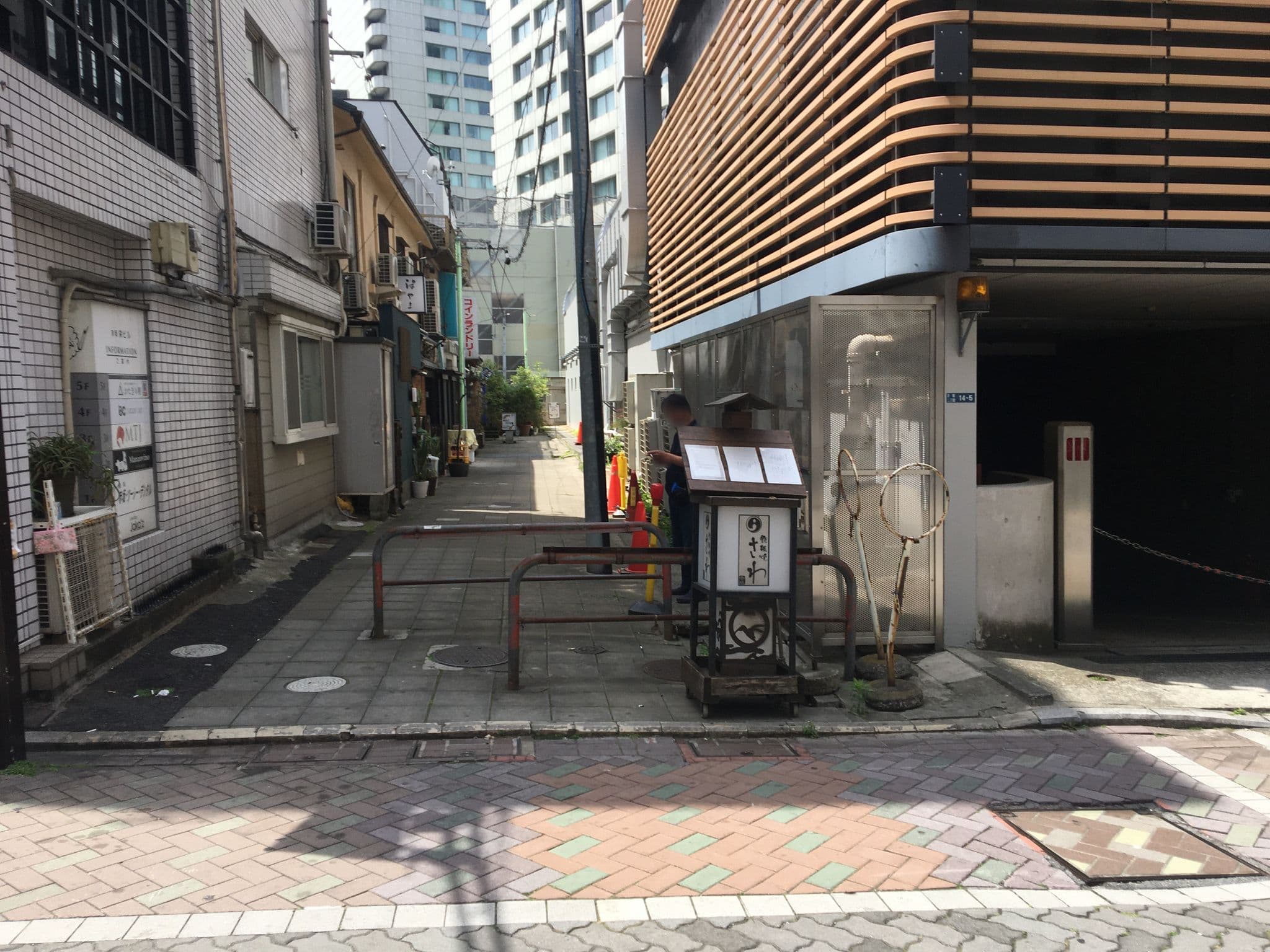 Street view near ホテルカルタ, Akasaka — © musashino5 (CC BY-SA · Mapillary)