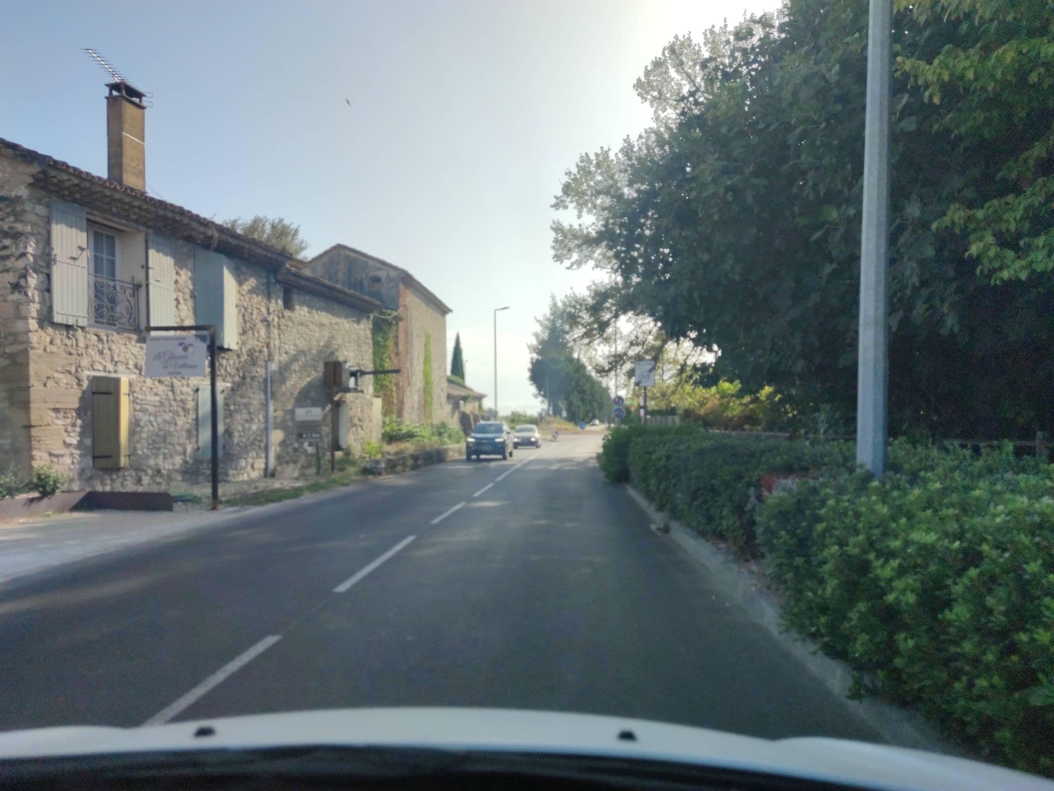 Street view near Le Vieux Moulin de Crillon, Velleron — © zimmy (CC BY-SA · Mapillary)