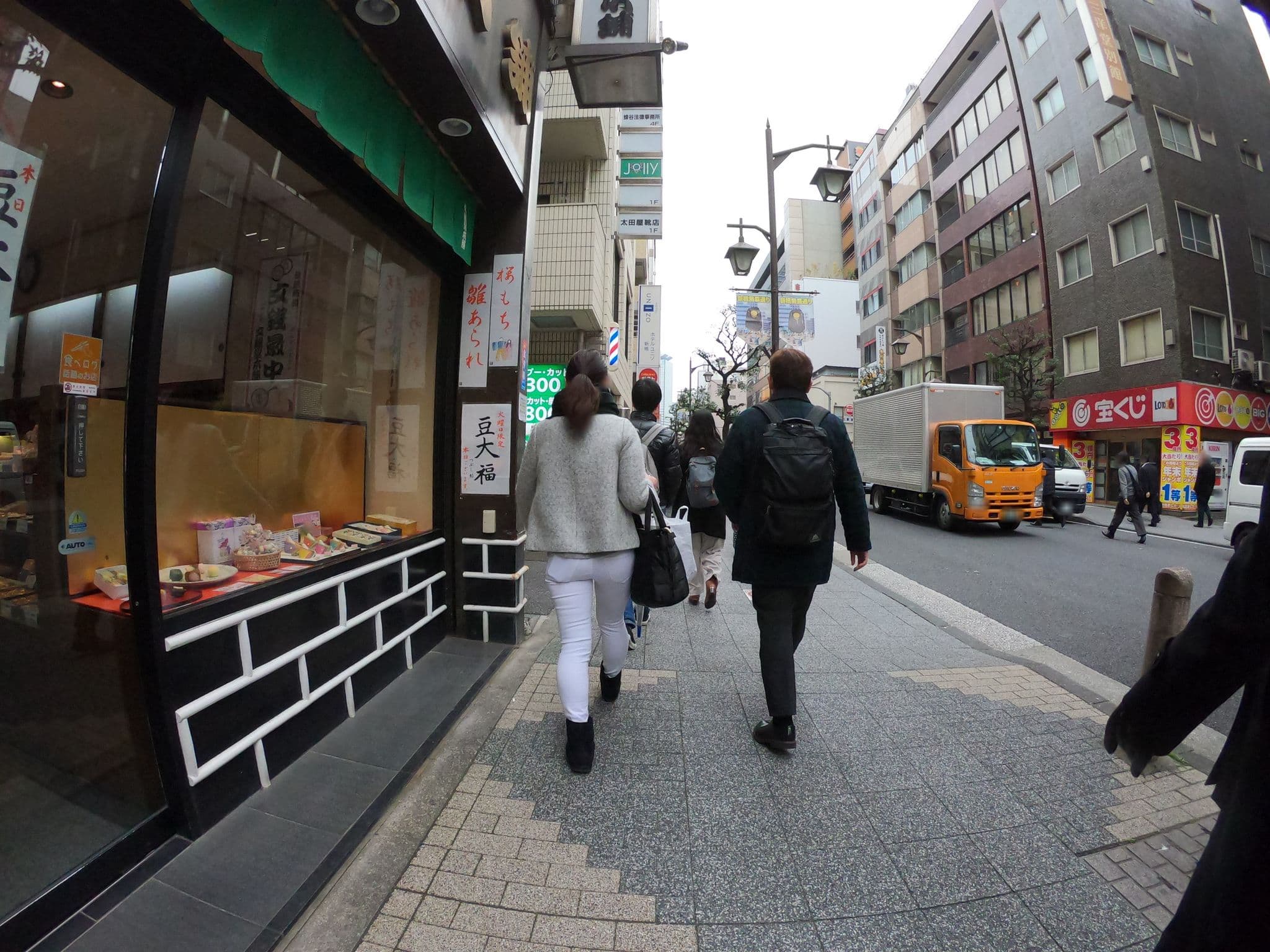 Street view near 新橋三番館, Shinbashi — © torishin (CC BY-SA · Mapillary)