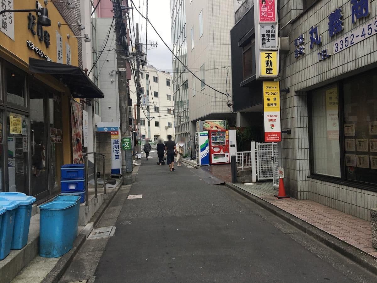 Street view near BSHAFT, Sendagaya — © musashino5 (CC BY-SA · Mapillary)