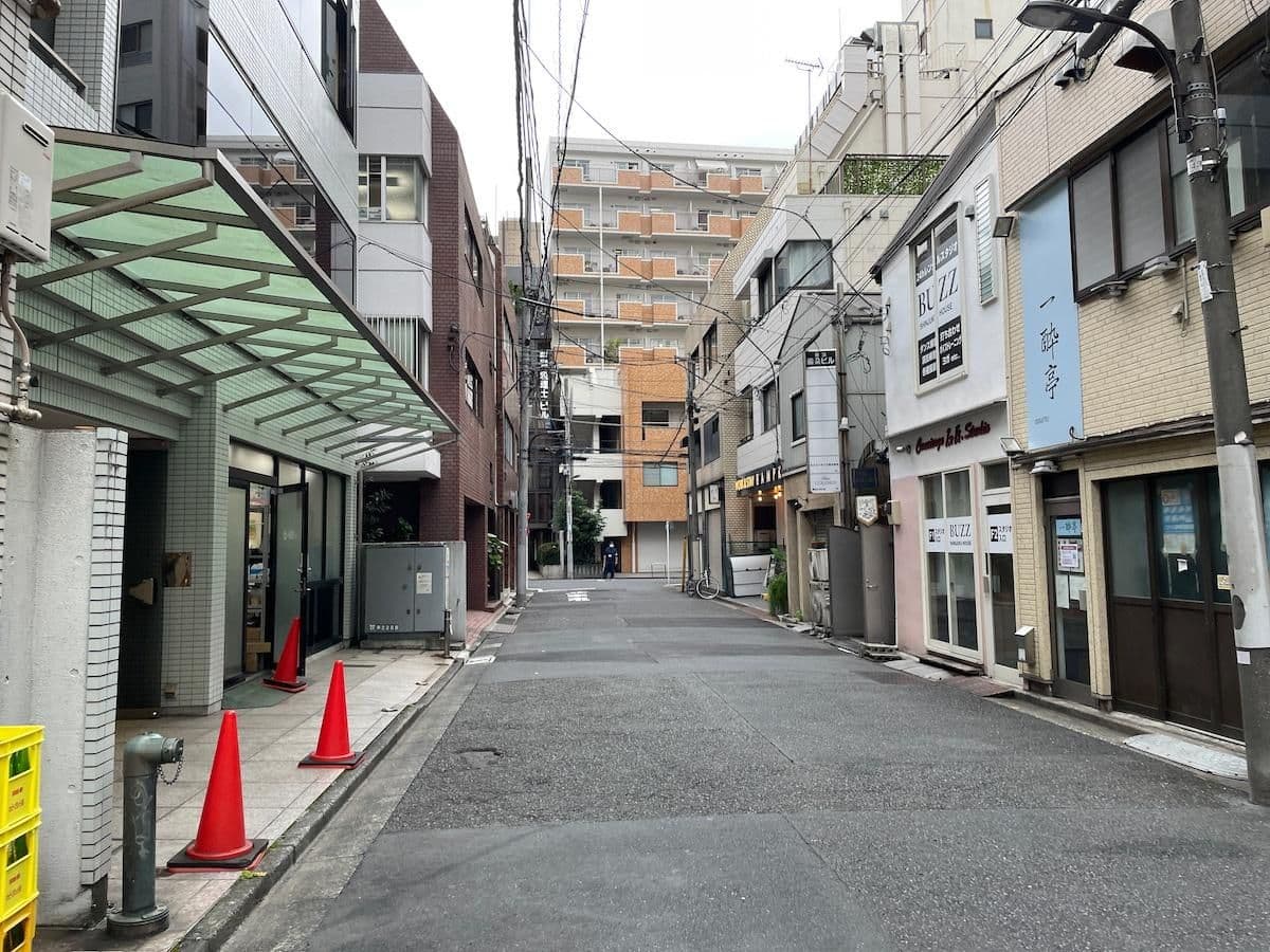 Street view near Yksi Sauna & Stay, Kabukicho — © musashino5 (CC BY-SA · Mapillary)