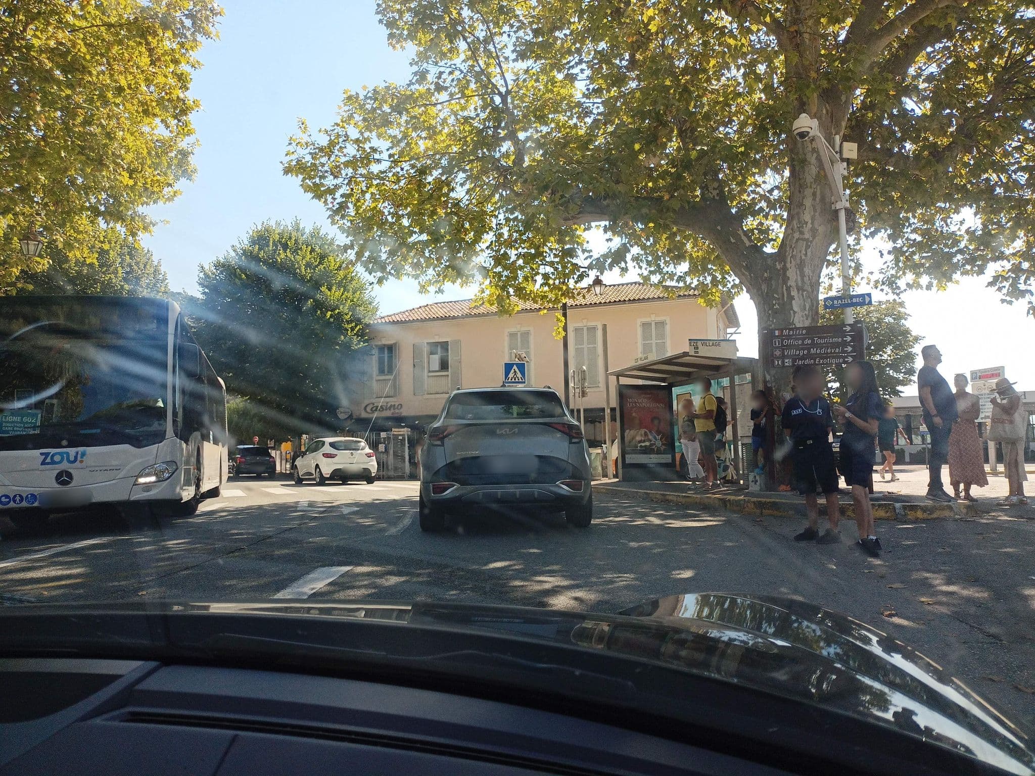 Street view near Hôtel du Golfe, Èze — © xdTAGCLAN (CC BY-SA · Mapillary)