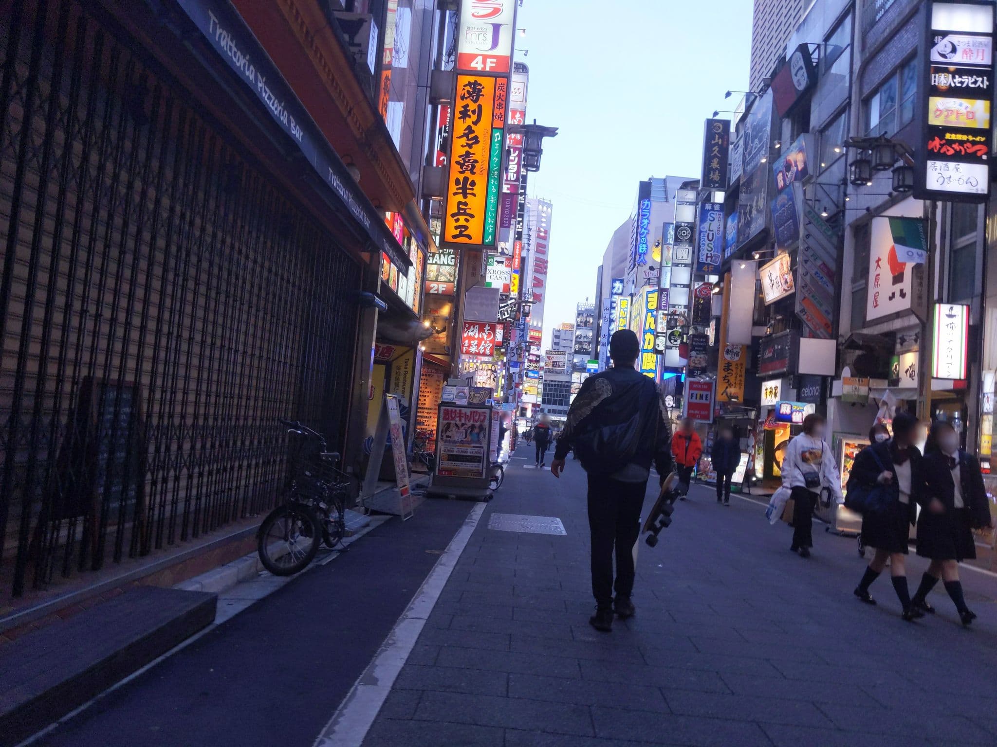 Street view near サウナ&カプセルホテル ビッグレモン, Kabukicho — © gwalker7 (CC BY-SA · Mapillary)