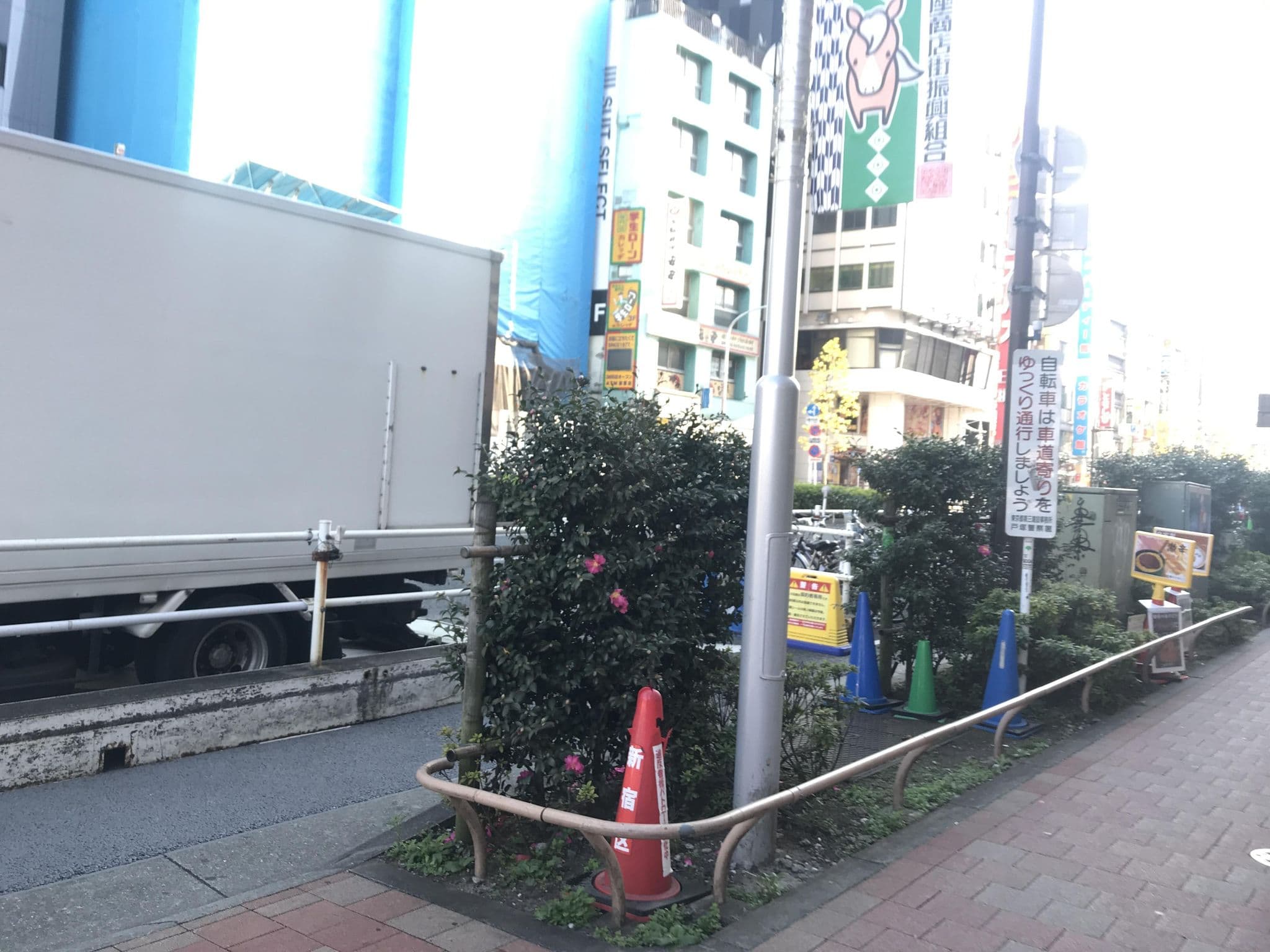 Street view near ベッセルイン高田馬場駅前, Shimo’ochiai — © musashino5 (CC BY-SA · Mapillary)