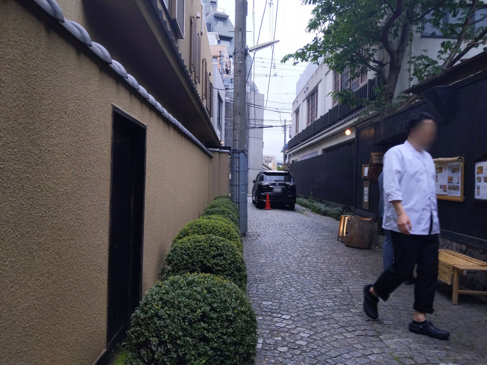 Street view near 和可菜, Kagurazaka — © gwalker7 (CC BY-SA · Mapillary)