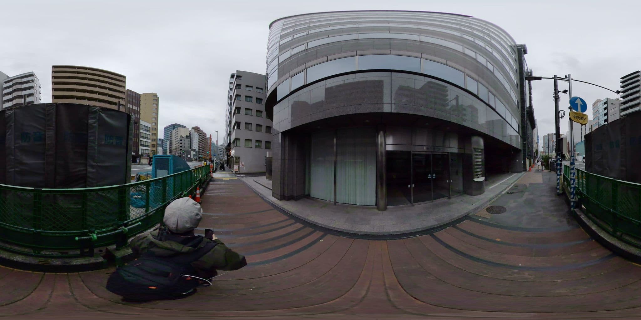Street view near アパホテル東京九段下, Iidabashi — © mura (CC BY-SA · Mapillary)