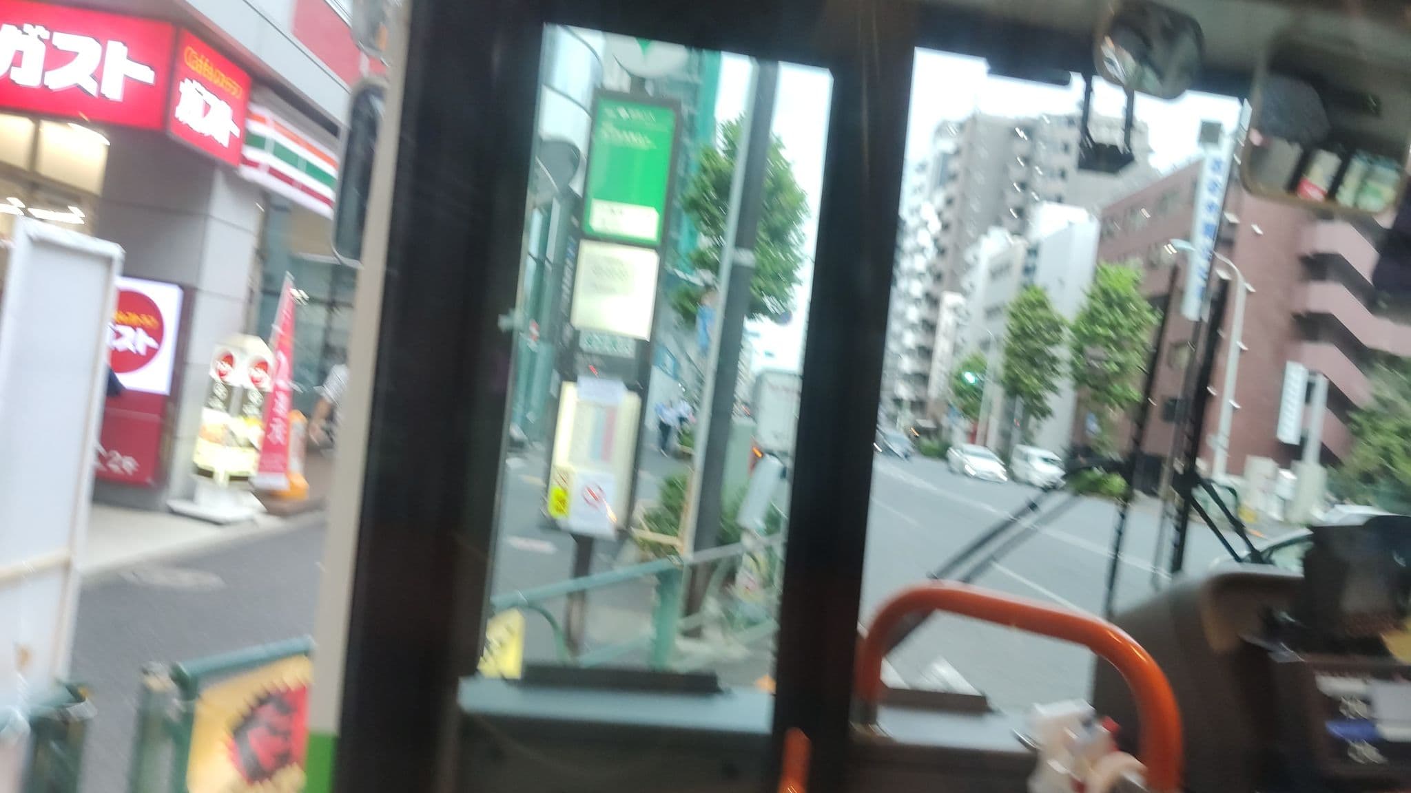 Street view near Bnbプラス 新宿四谷, Yotsuya — © gwalker7 (CC BY-SA · Mapillary)