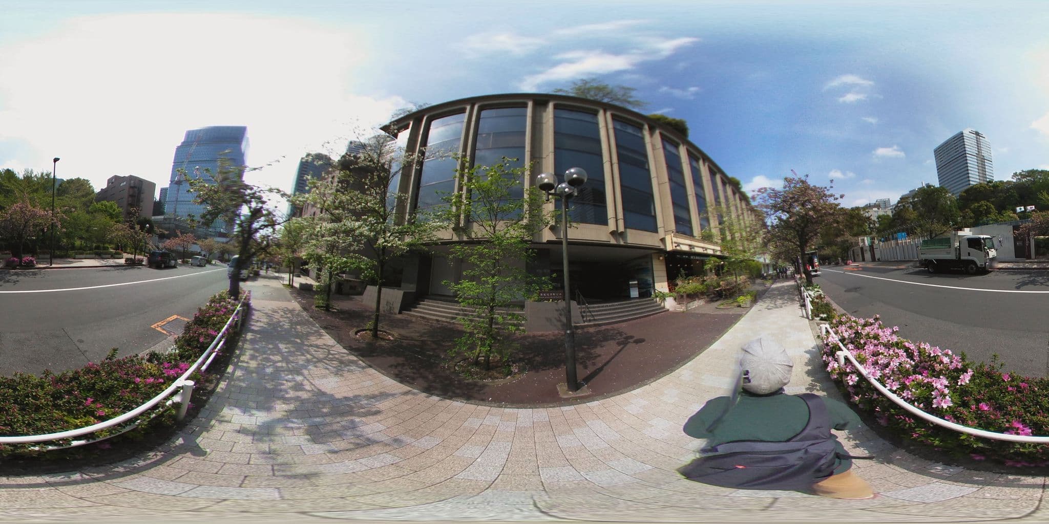 Street view near ホテルニューオータニ ビューティサロンガーデンタワー, Akasaka — © mura (CC BY-SA · Mapillary)