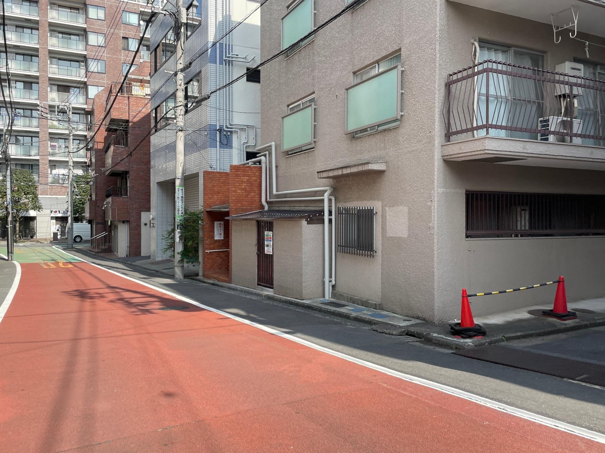 Street view near Hotel Daiei, Kōraku — © musashino5 (CC BY-SA · Mapillary)