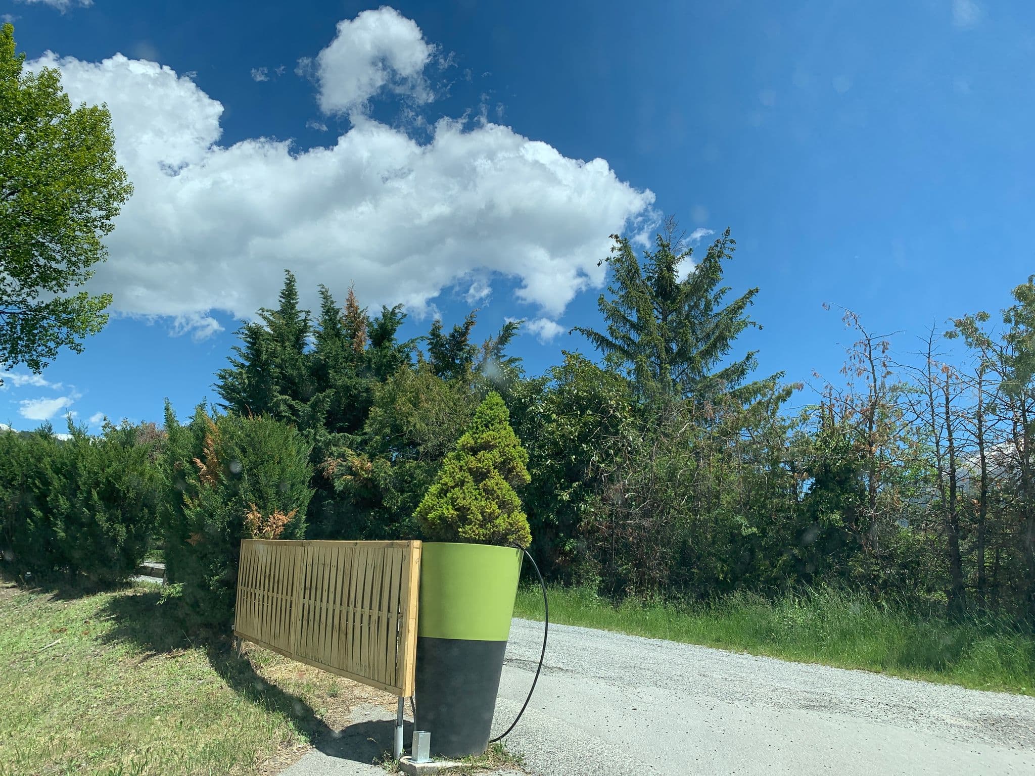 Street view near Hôtel Le Lac, Embrun — © thepriben (CC BY-SA · Mapillary)