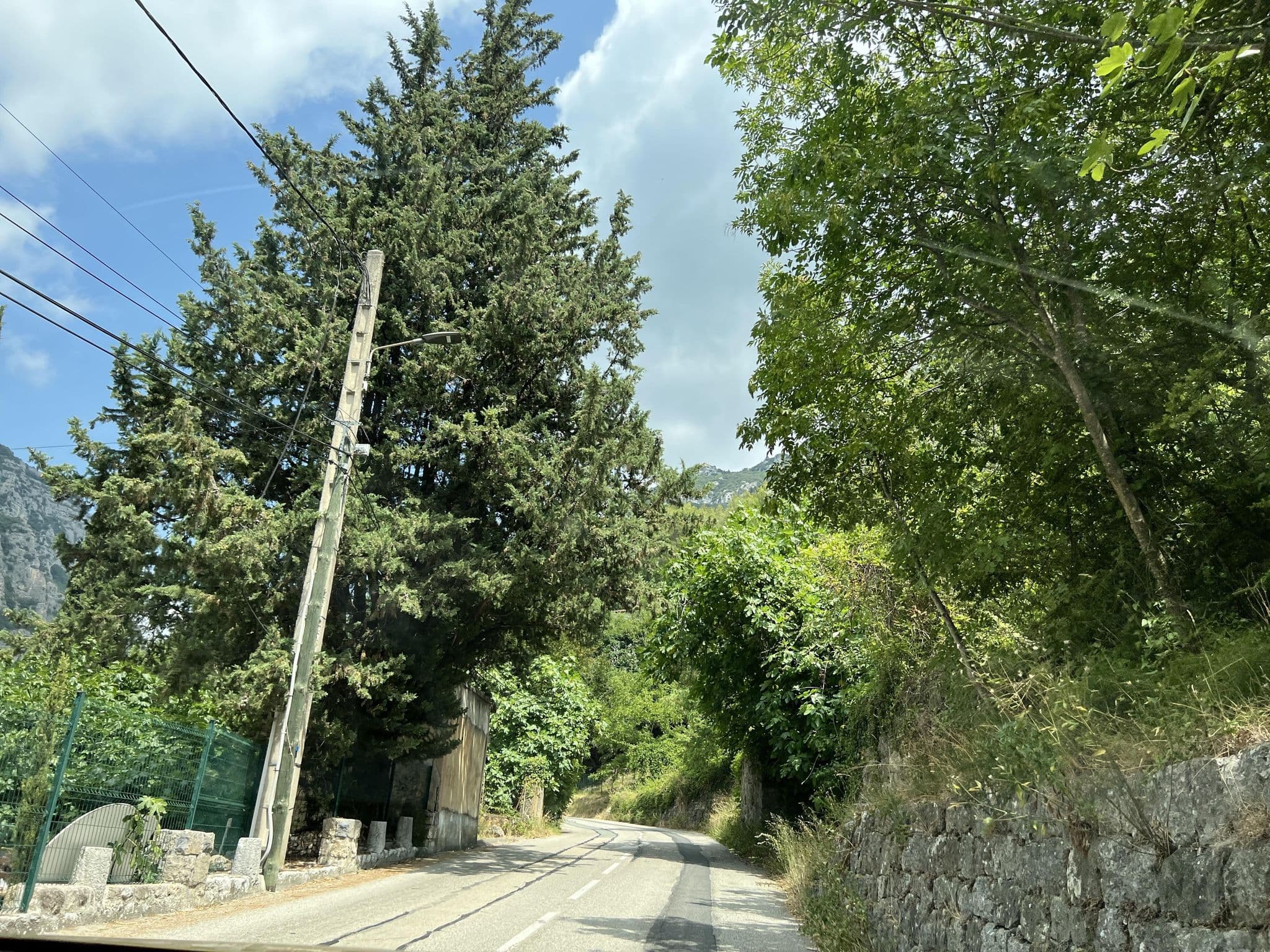 Street view near Auberge des gorges du Loup, Le Bar-sur-Loup — © memorylost (CC BY-SA · Mapillary)