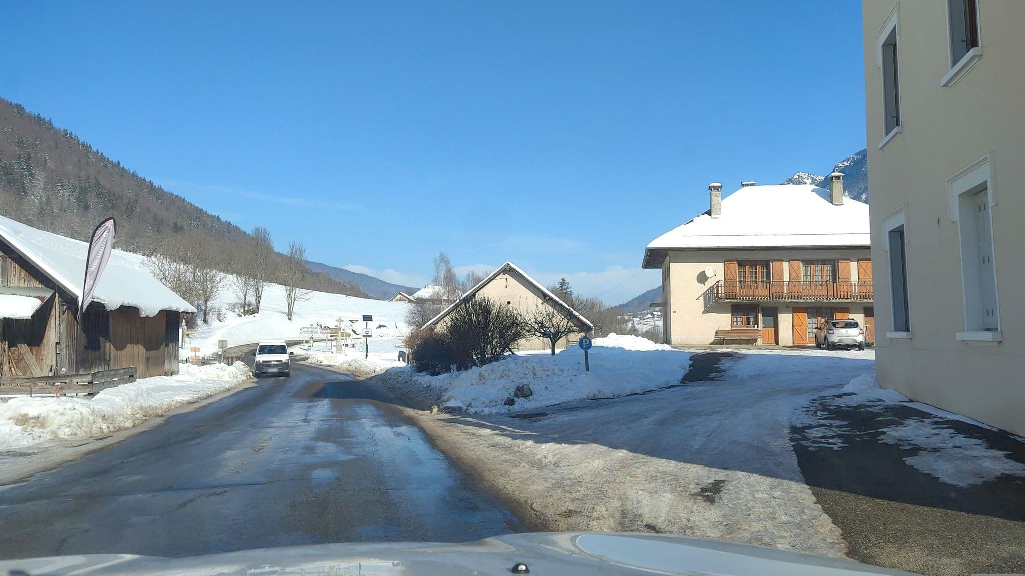 Street view near Hôtel du Soleil, Barby — © MatthieuF4FNE (CC BY-SA · Mapillary)