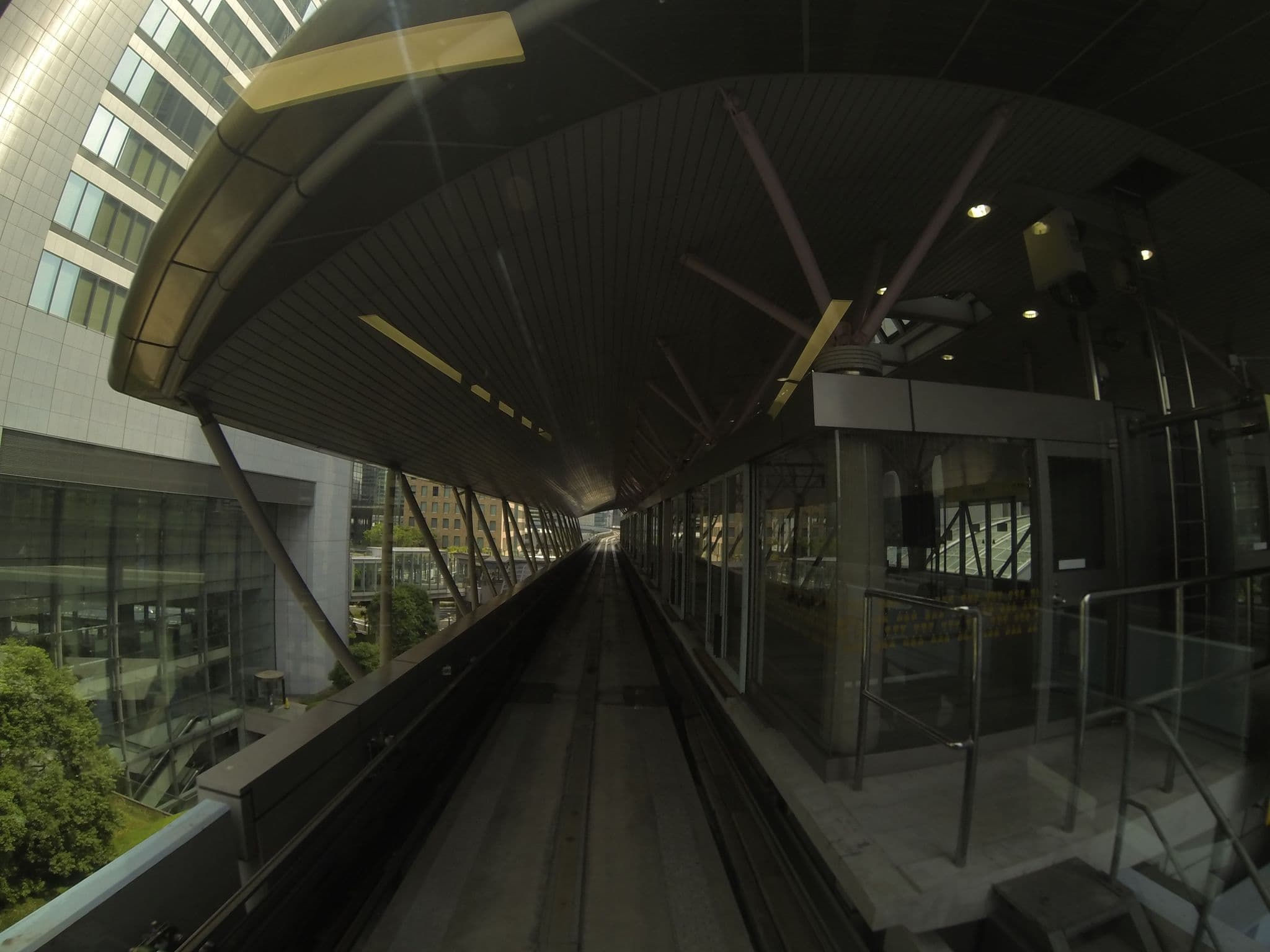 Street view near パークホテル東京, Shinbashi — © caesium (CC BY-SA · Mapillary)