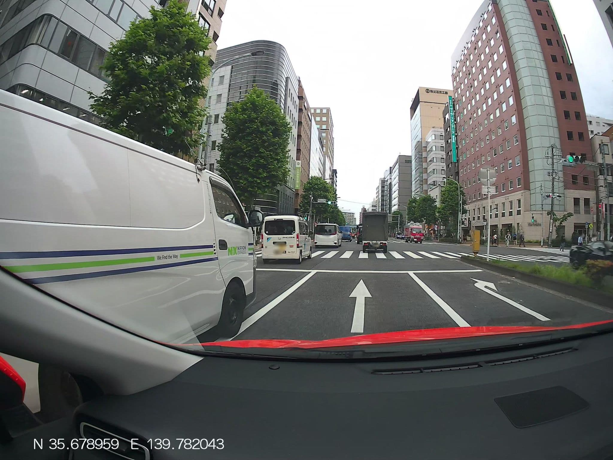 Street view near ホテルヴィラフォンテーヌ茅場町, Nihonbashi-Kayabachō — © mitz (CC BY-SA · Mapillary)