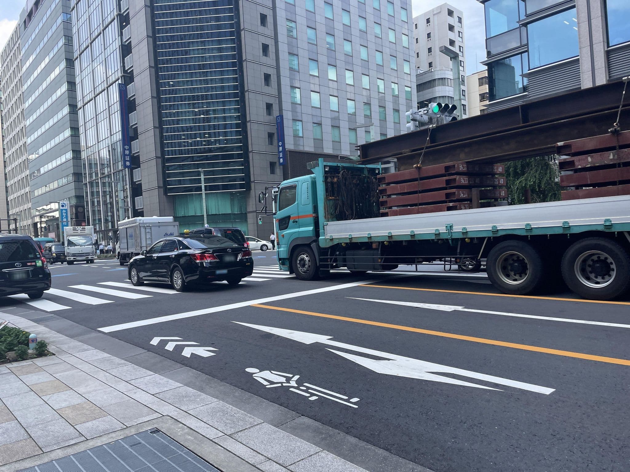Street view near 三井ガーデンホテル日本橋プレミア, Iwamotochō — © musashino5 (CC BY-SA · Mapillary)