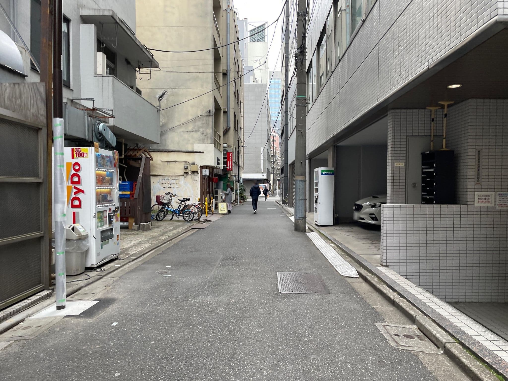 Street view near Mash Cafe &Bed, Kanda-awajichō — © musashino5 (CC BY-SA · Mapillary)