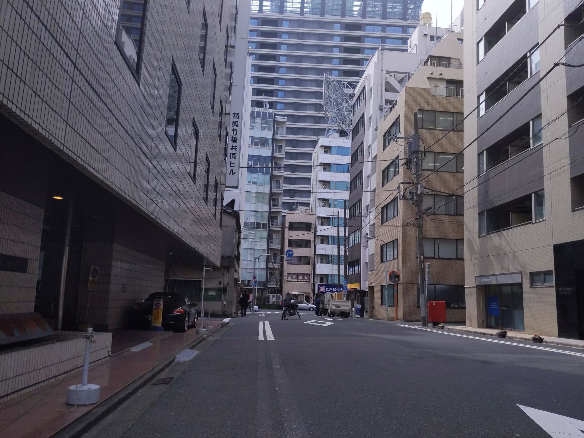 Street view near 9h Otemachi, Kanda-jinbōchō — © gwalker7 (CC BY-SA · Mapillary)