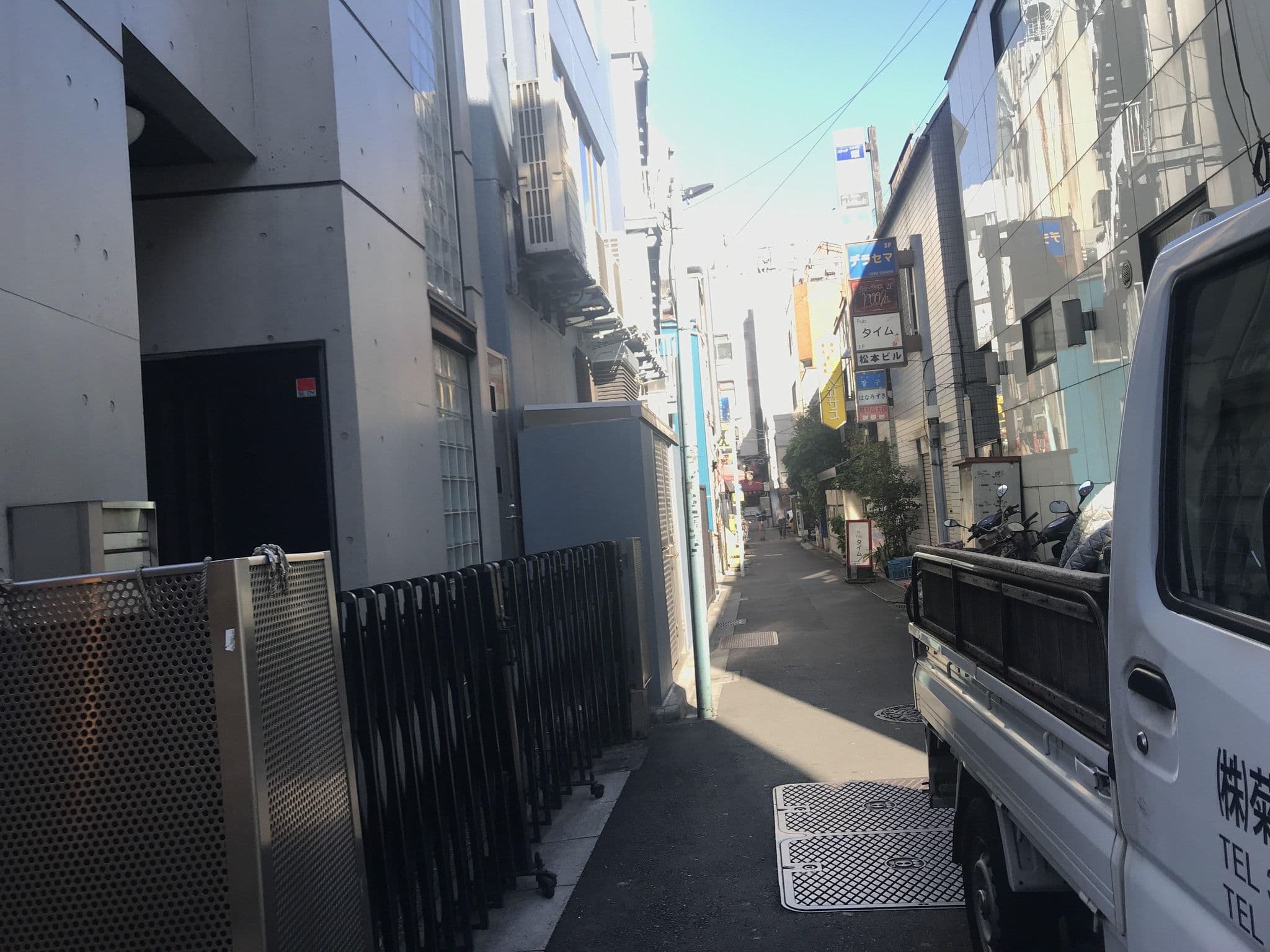 Street view near パークホテル, Ueno — © musashino5 (CC BY-SA · Mapillary)