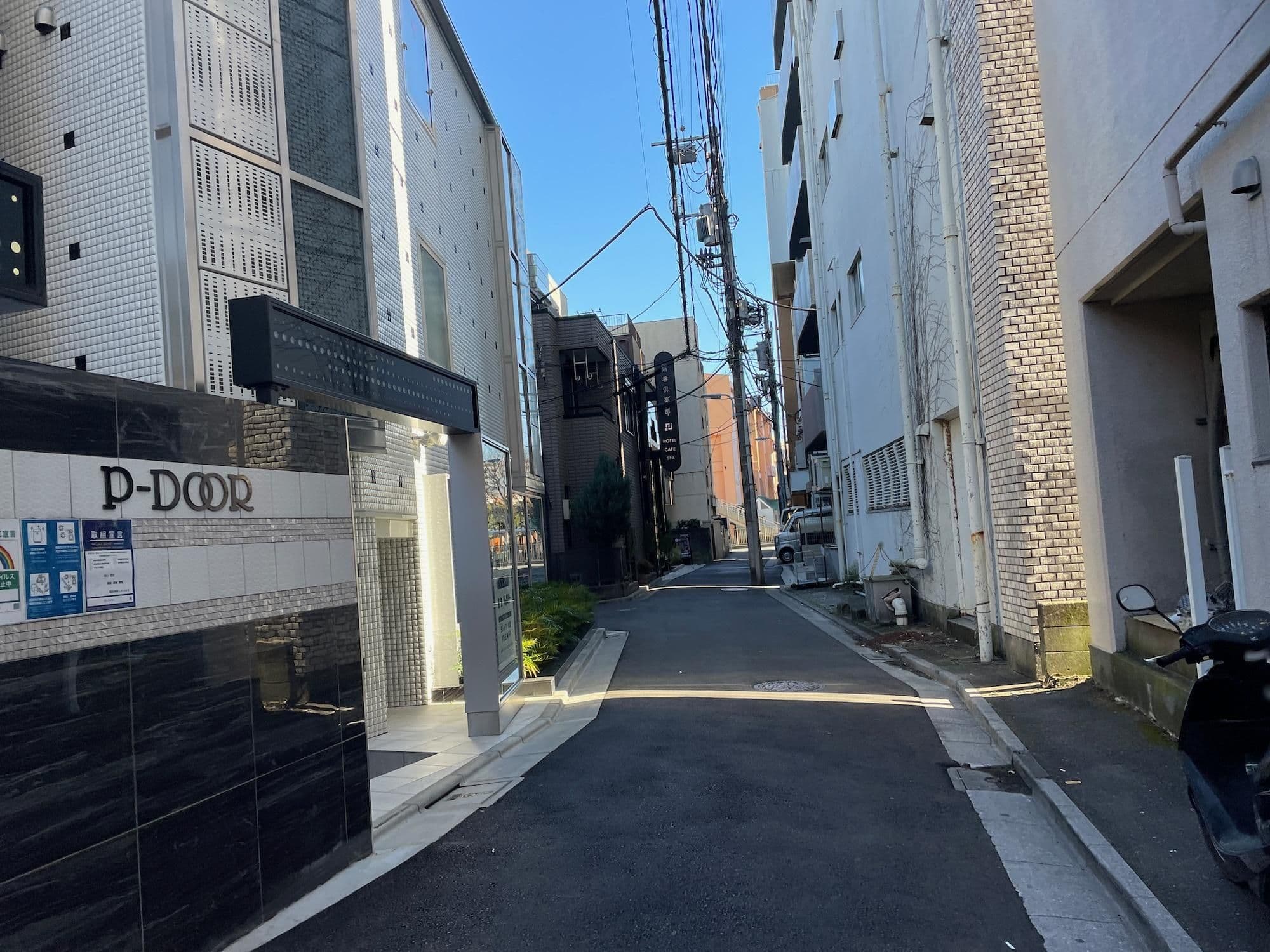 Street view near P-DOOR, Iriya — © musashino5 (CC BY-SA · Mapillary)