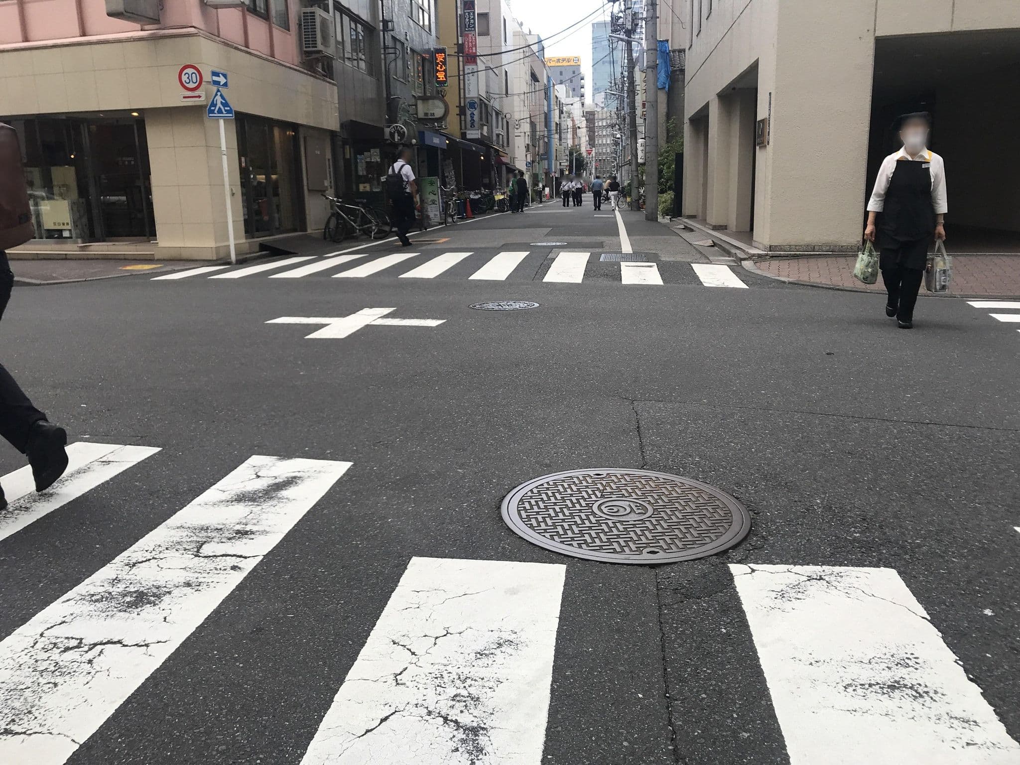 Street view near Section L Ueno Hirokoji, Ueno — © musashino5 (CC BY-SA · Mapillary)