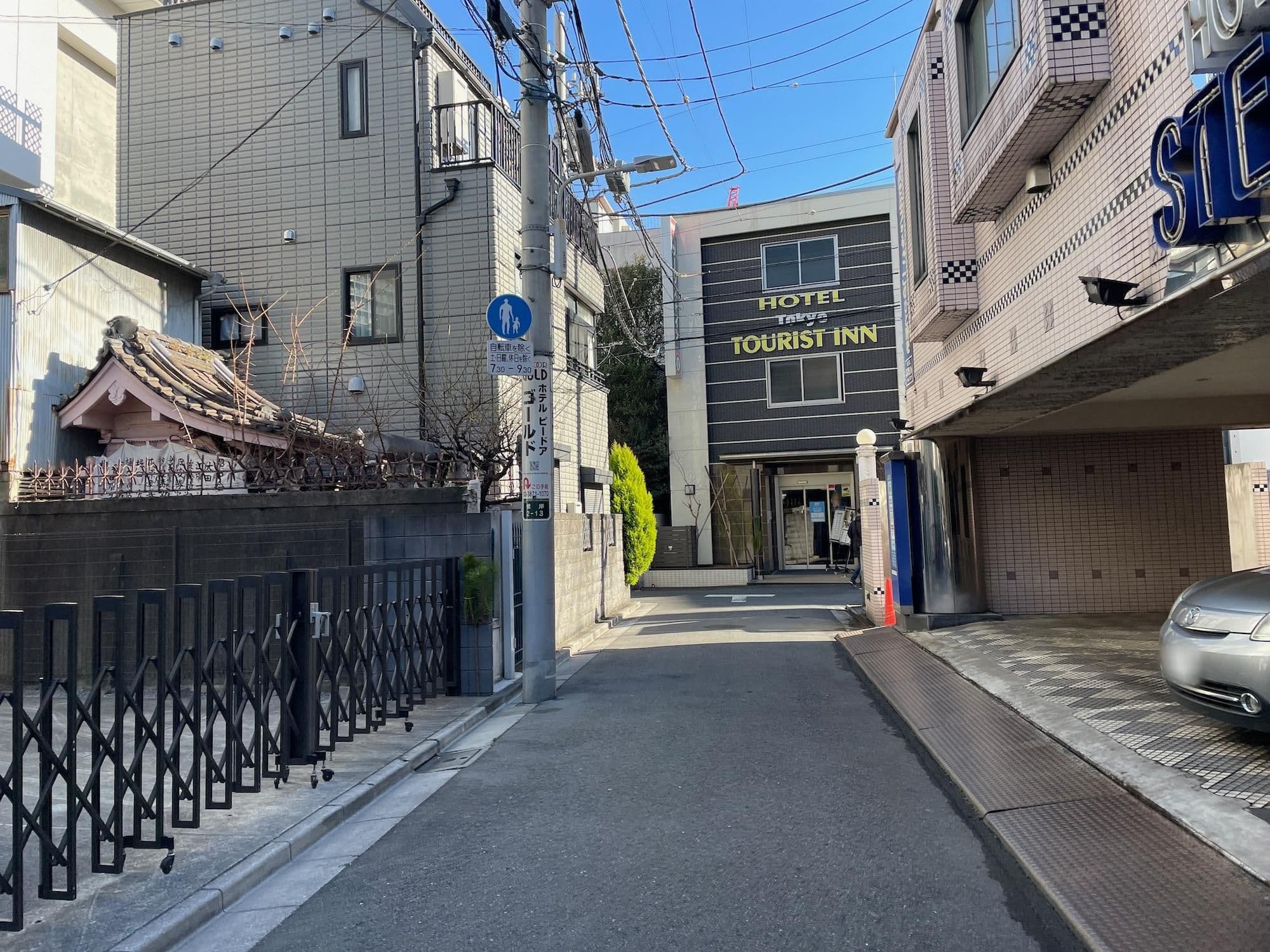 Street view near 東京ツーリストイン, Iriya — © musashino5 (CC BY-SA · Mapillary)