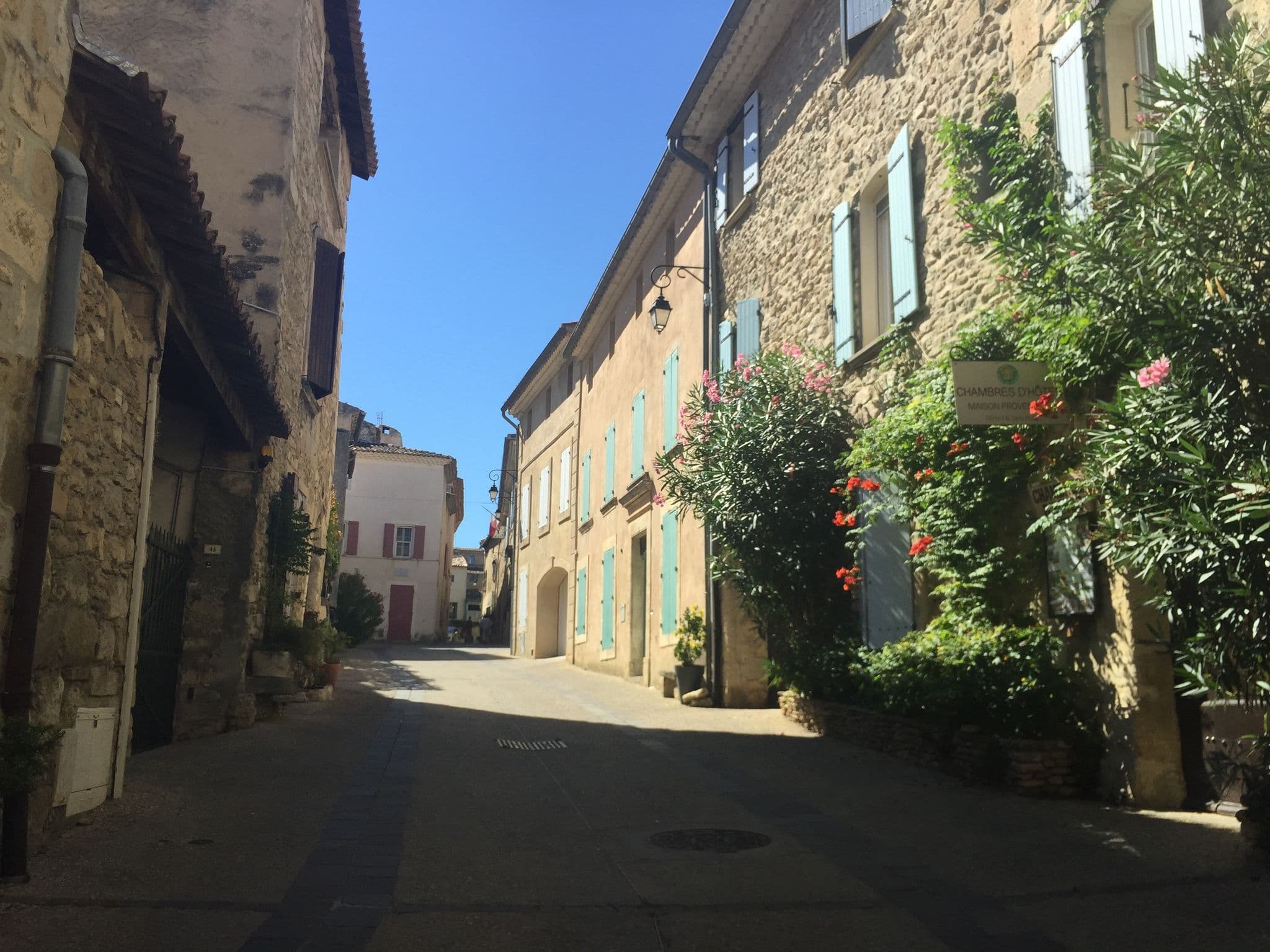 Street view near Maison Vindasca, Venasque — © zimmy (CC BY-SA · Mapillary)