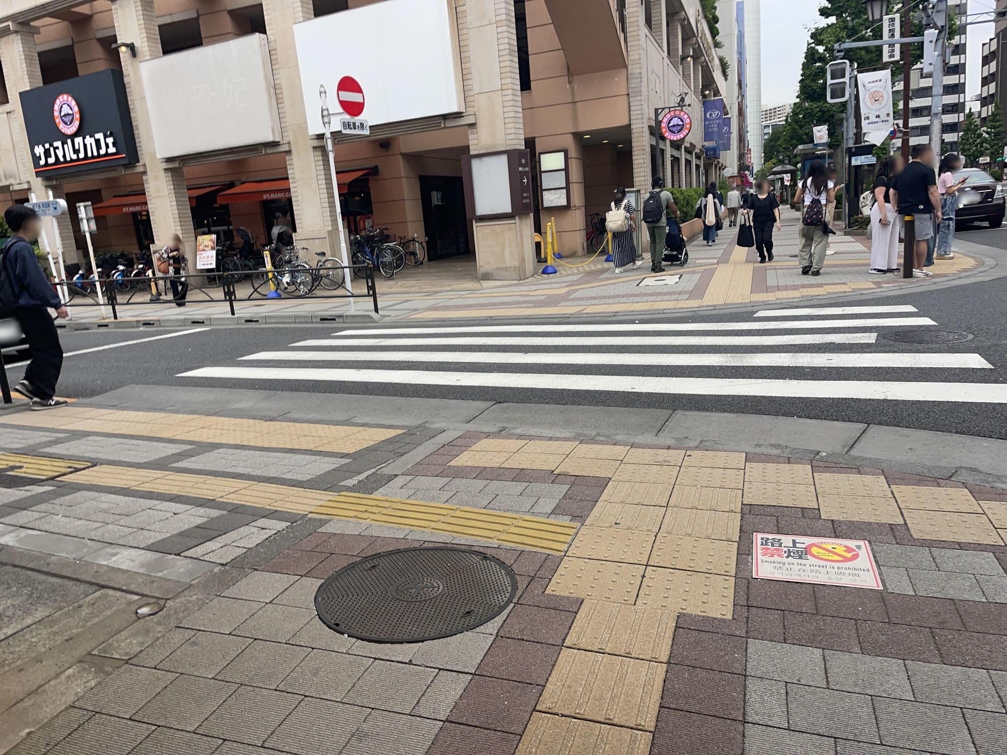 Street view near ザ・ホテルベルグランデ (THE HOTEL BELLEGRANDE), Higashi-nihombashi — © musashino5 (CC BY-SA · Mapillary)
