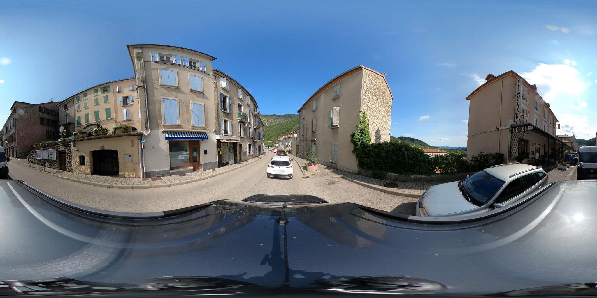 Street view near Hôtel Fifi Moulin, Serres — © eric_s (CC BY-SA · Mapillary)