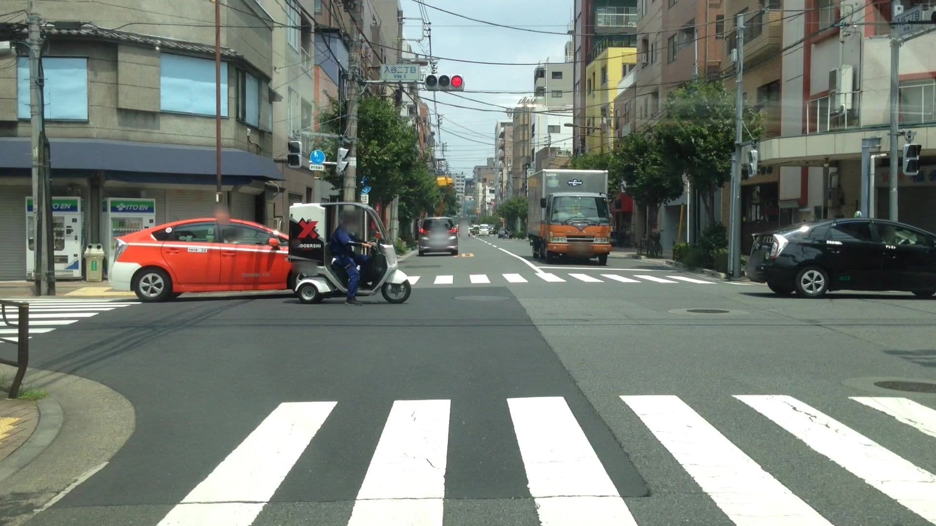 Street view near Hostel Bedgasm, Iriya — © lvl5 (CC BY-SA · Mapillary)