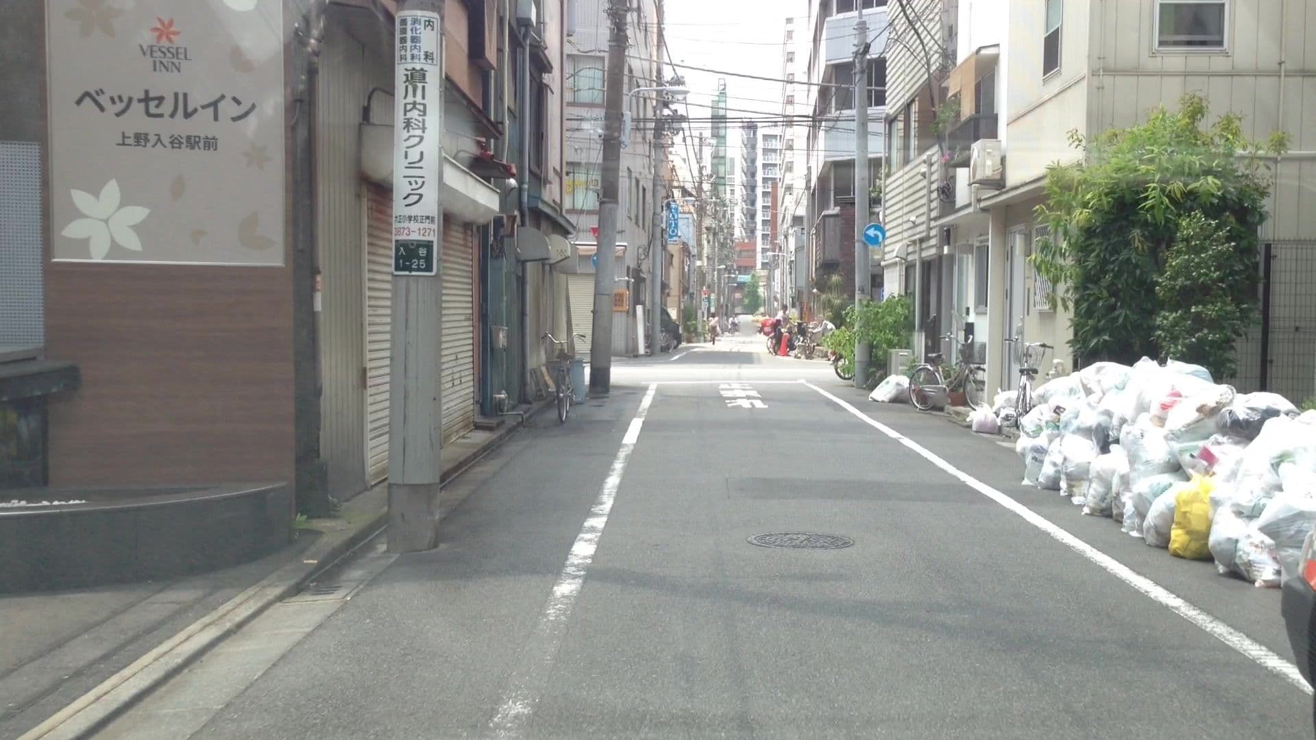 Street view near 入谷ステーションホテル, Iriya — © lvl5 (CC BY-SA · Mapillary)