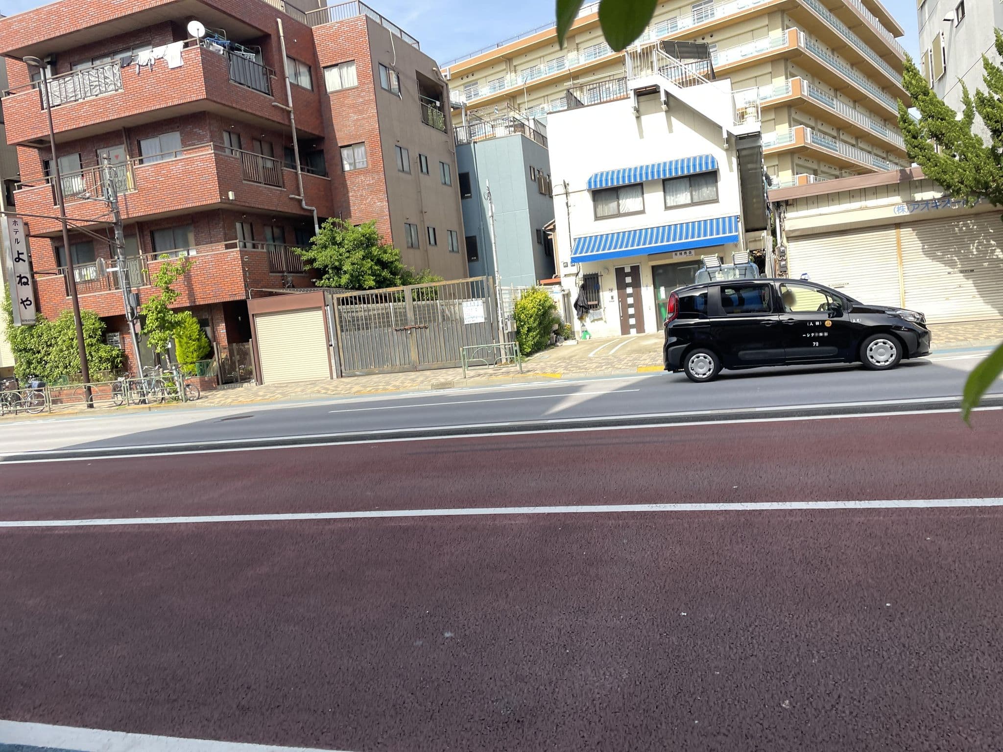 Street view near よねや, Senzoku — © musashino5 (CC BY-SA · Mapillary)