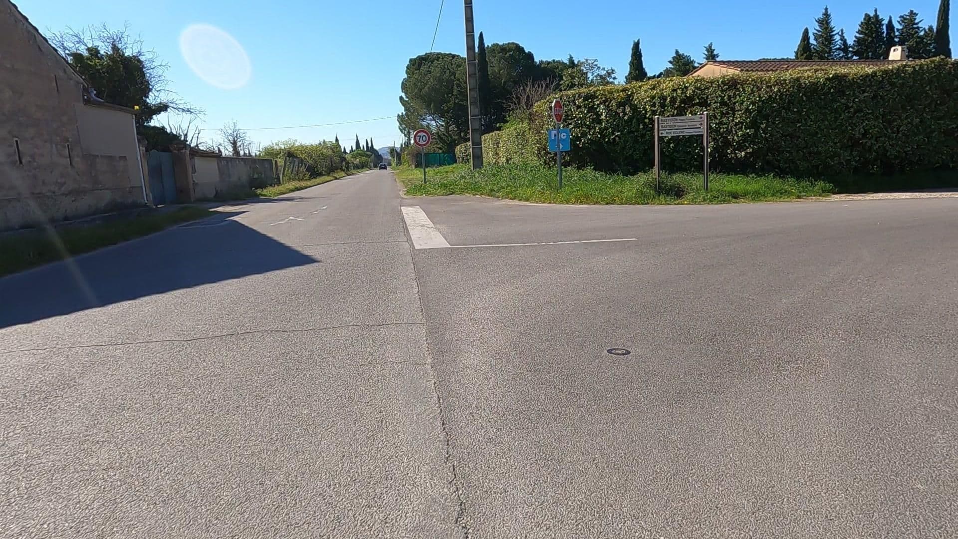 Street view near Mas Espérance, Pernes-les-Fontaines — © SIG_2-SORGUESDUCOMTAT (CC BY-SA · Mapillary)