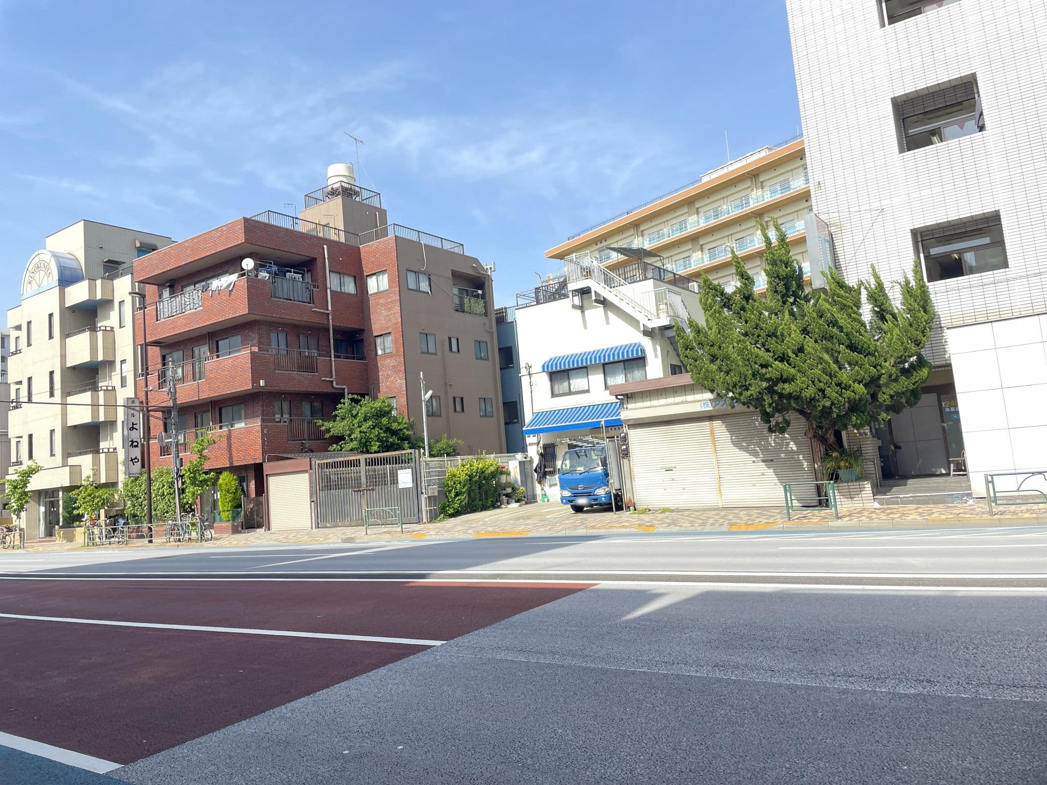 Street view near 紀伊国屋, Senzoku — © musashino5 (CC BY-SA · Mapillary)