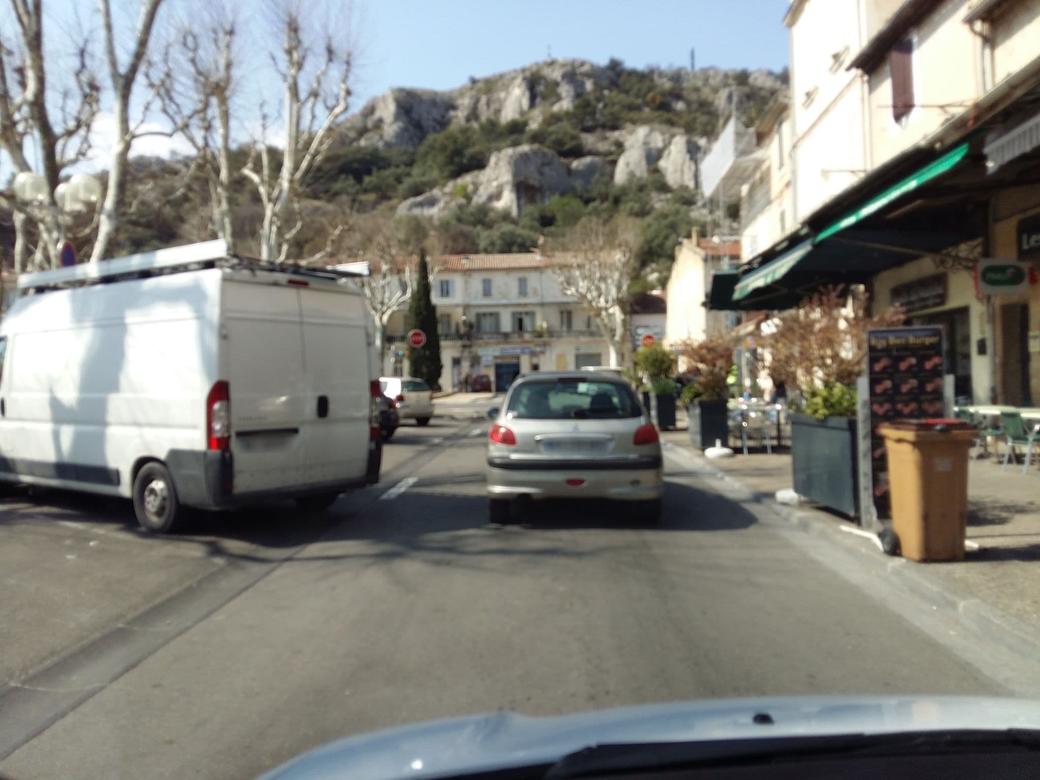 Street view near Hôtel Restaurant Le Clos, Cavaillon — © zimmy (CC BY-SA · Mapillary)