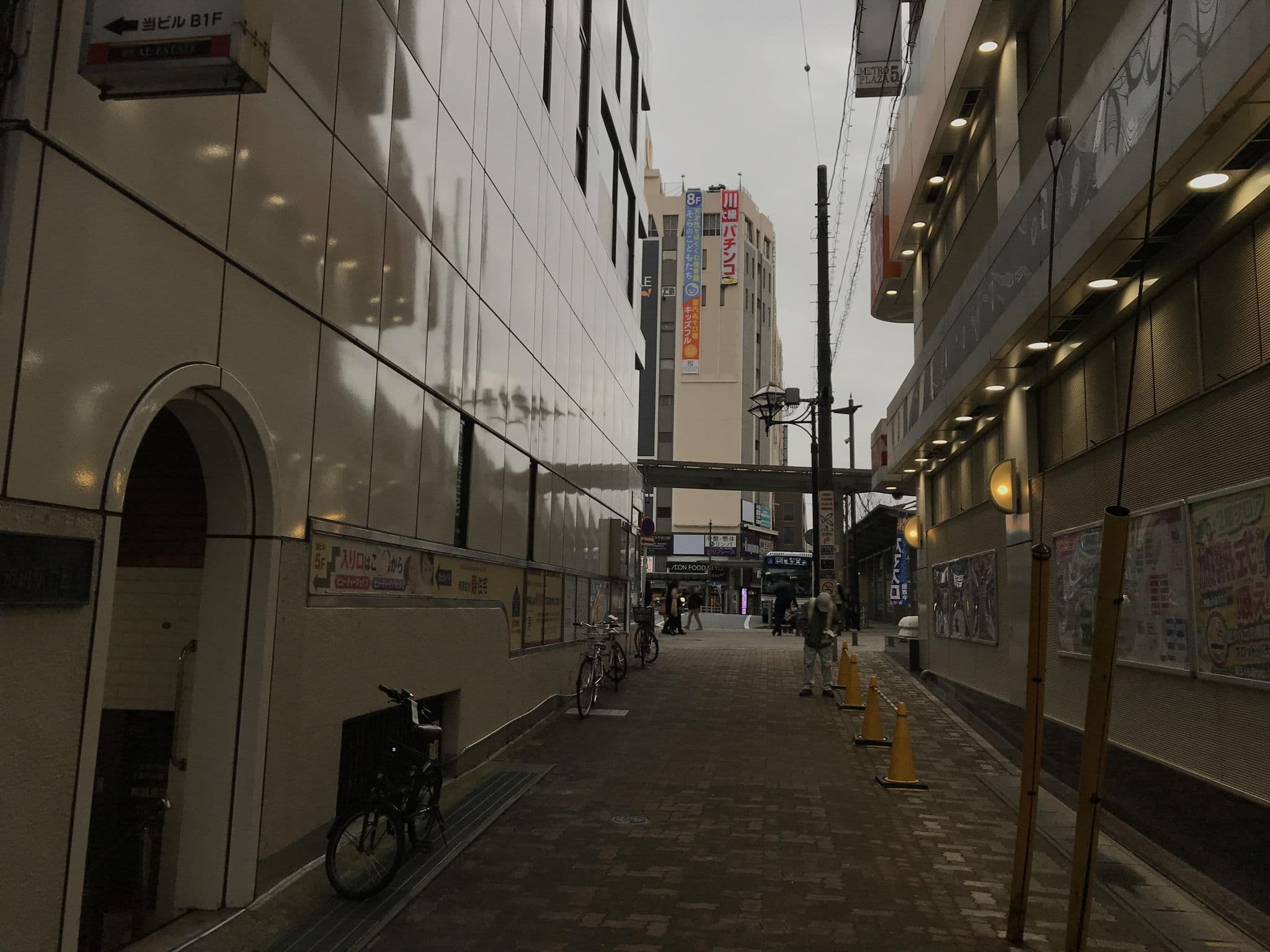Street view near カプセルホテル光, Ichikawa — © musashino5 (CC BY-SA · Mapillary)
