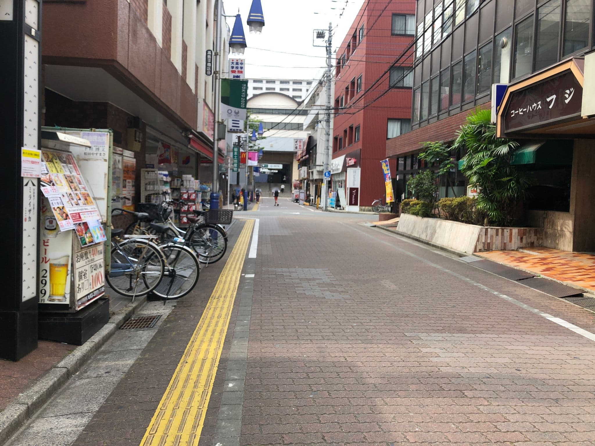 Street view near 高島平ホテル, Takashimadaira — © gwalker7 (CC BY-SA · Mapillary)