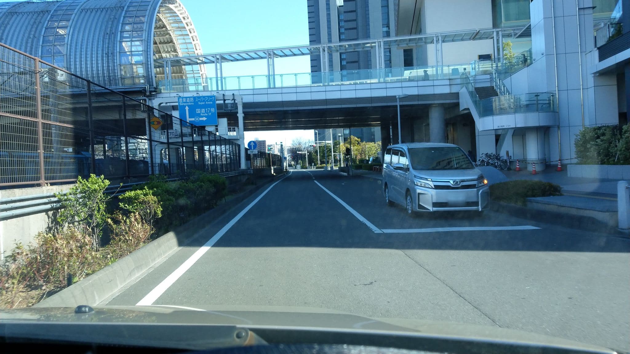 Street view near ホテルメトロポリタン さいたま新都心, Yono — © janardy (CC BY-SA · Mapillary)