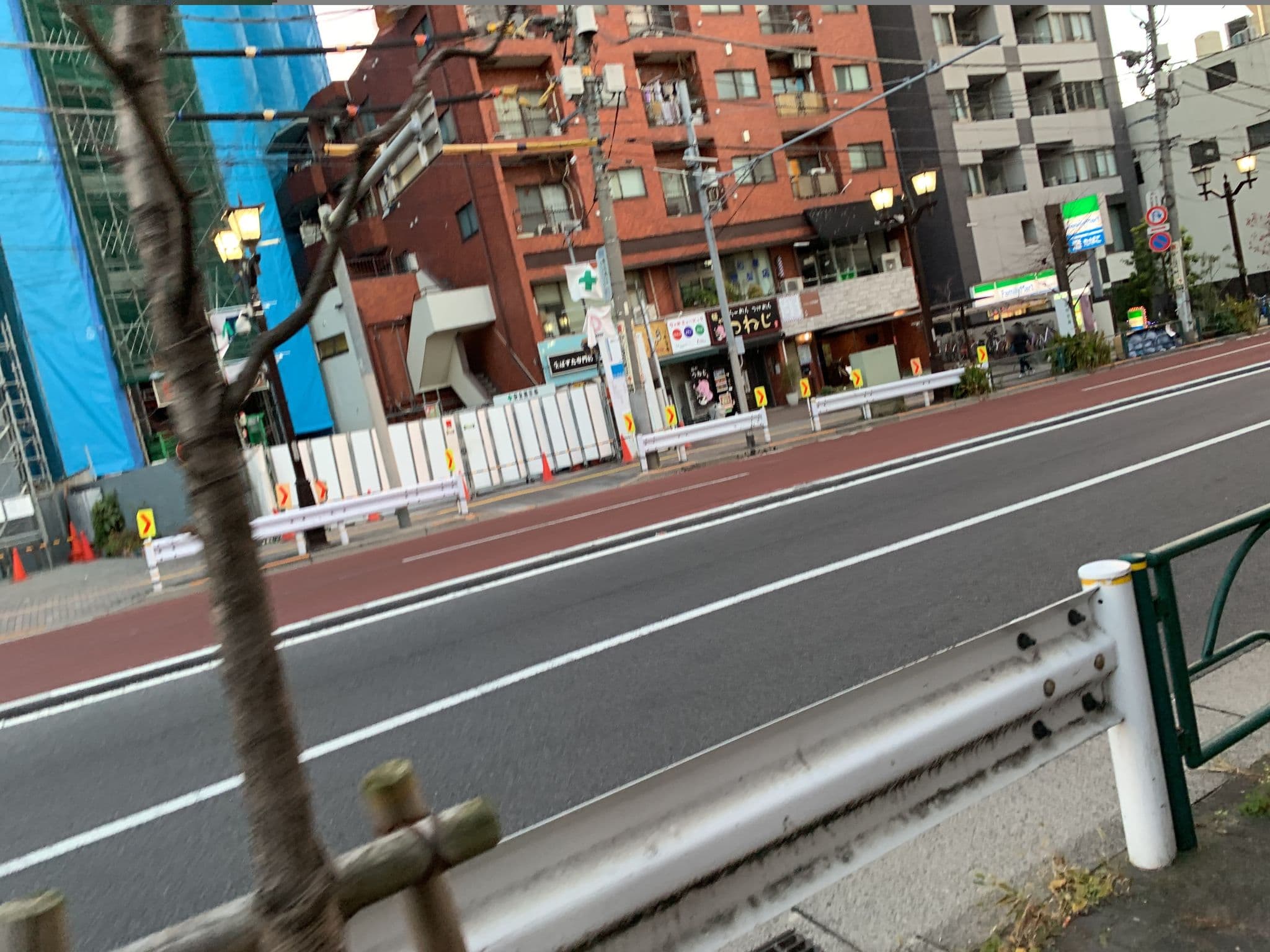 Street view near アパホテル 駒込駅前, Komagome — © hewwohewwo (CC BY-SA · Mapillary)