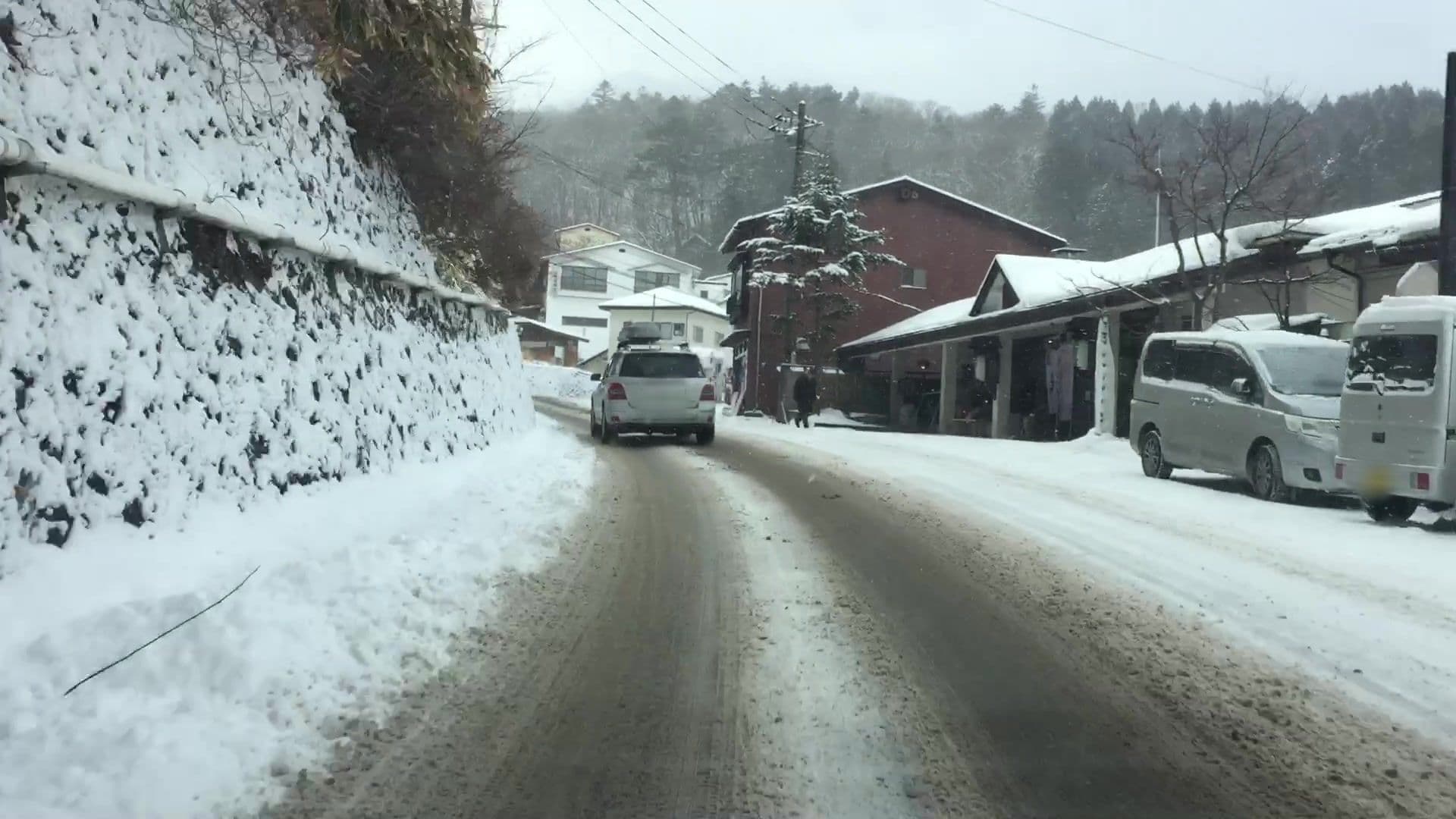 Street view near 渓雲閣, Kinugawa Onsen — © lvl5 (CC BY-SA · Mapillary)