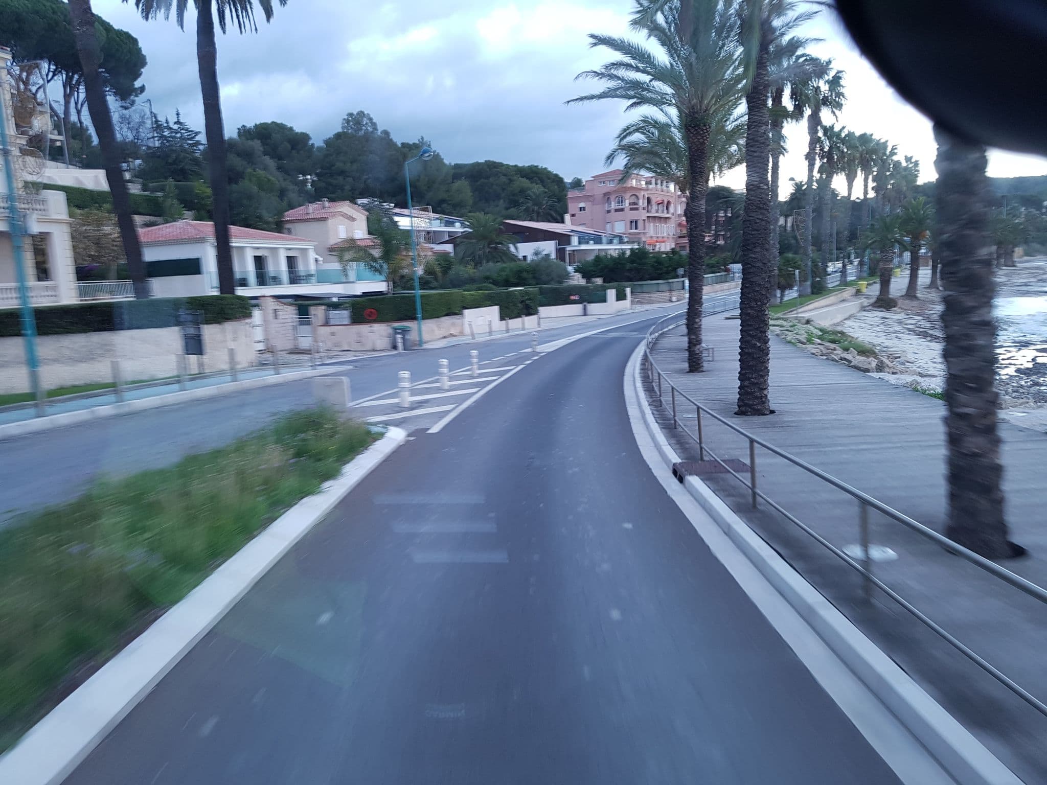 Street view near Les Galets, Bandol — © bernardvoyageur (CC BY-SA · Mapillary)