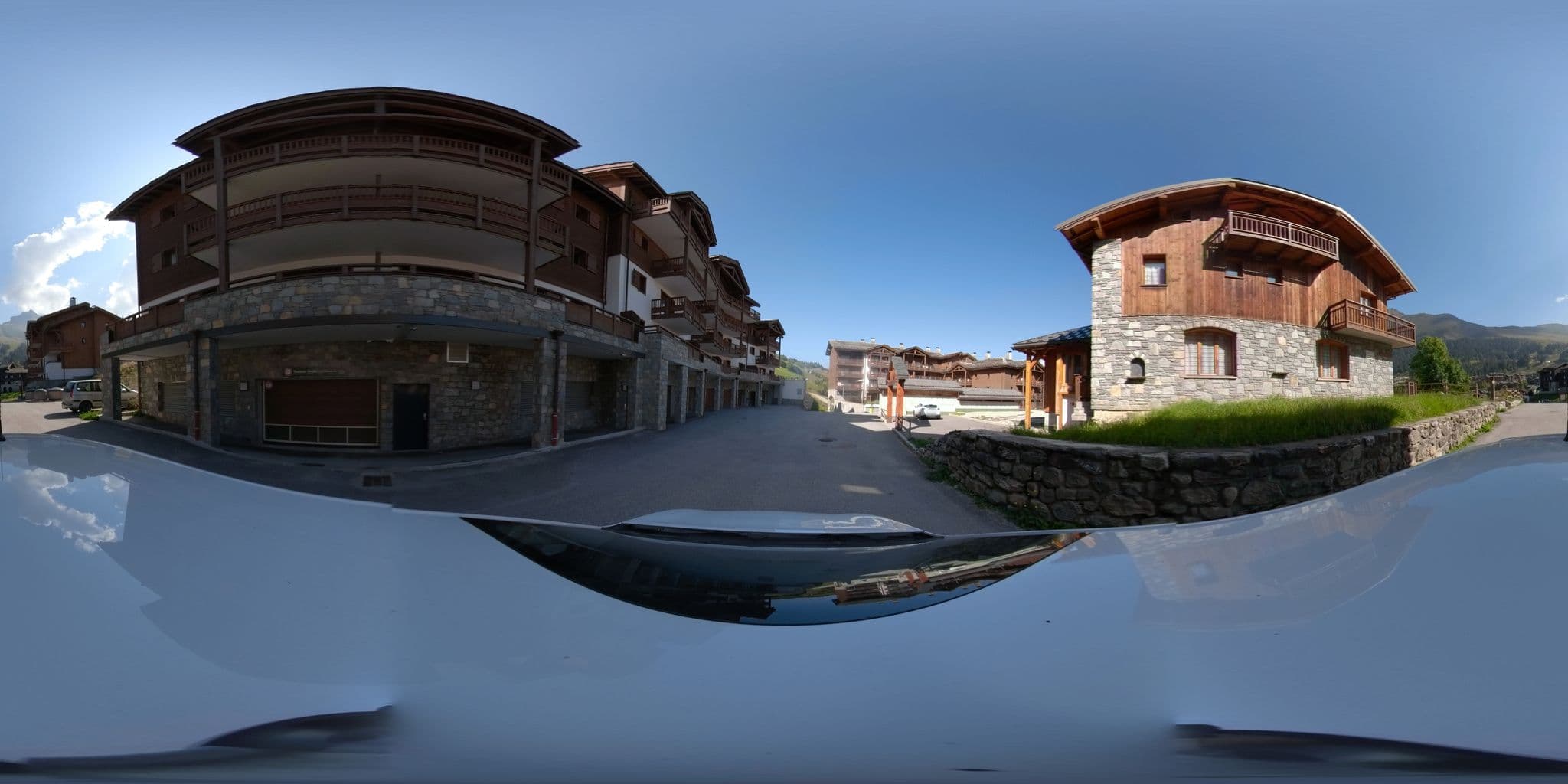 Street view near Digital, Aigueblanche — © serfim_cit_y (CC BY-SA · Mapillary)