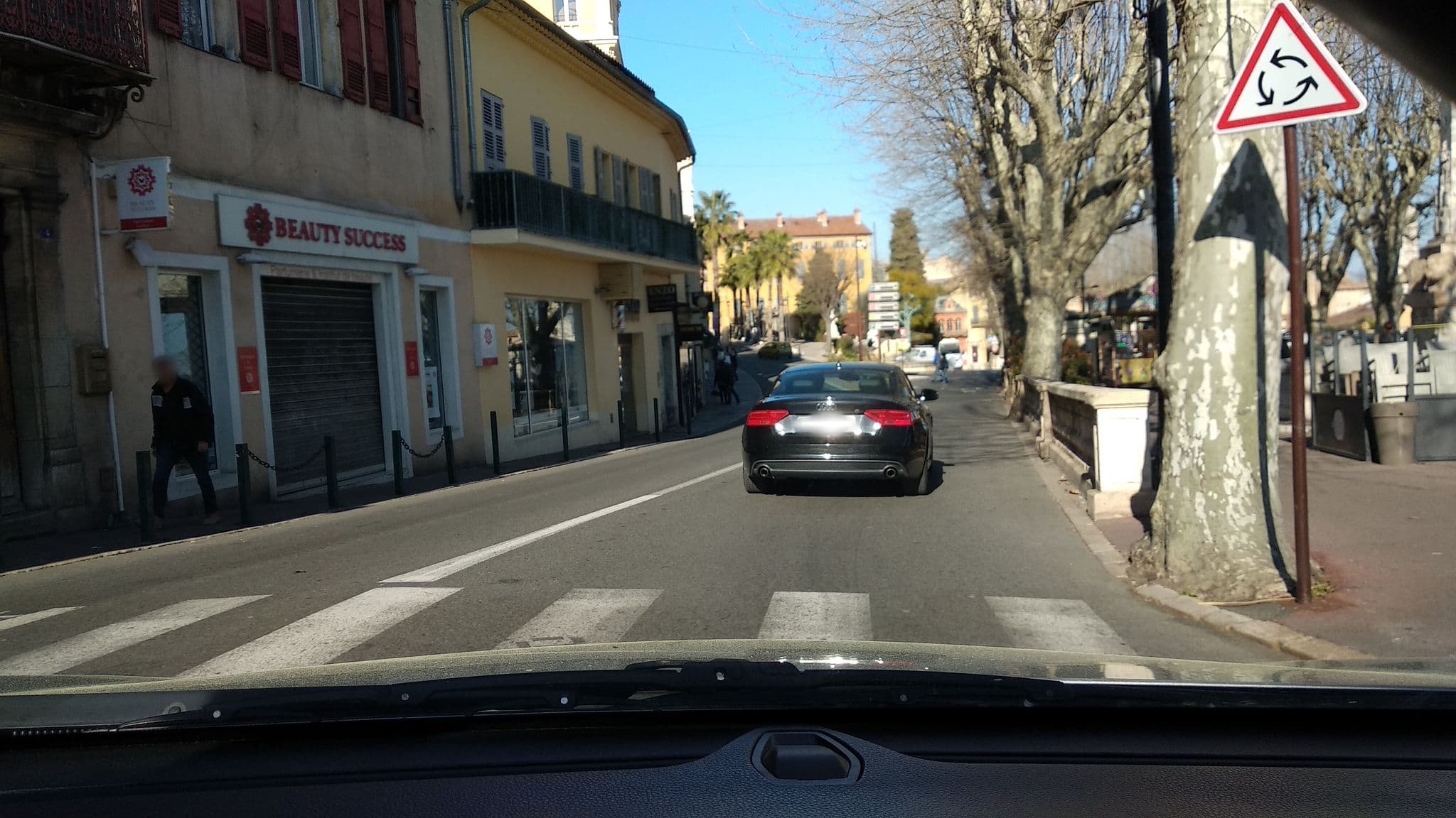 Street view near Hôtel Panorama, Grasse — © palimpseste (CC BY-SA · Mapillary)