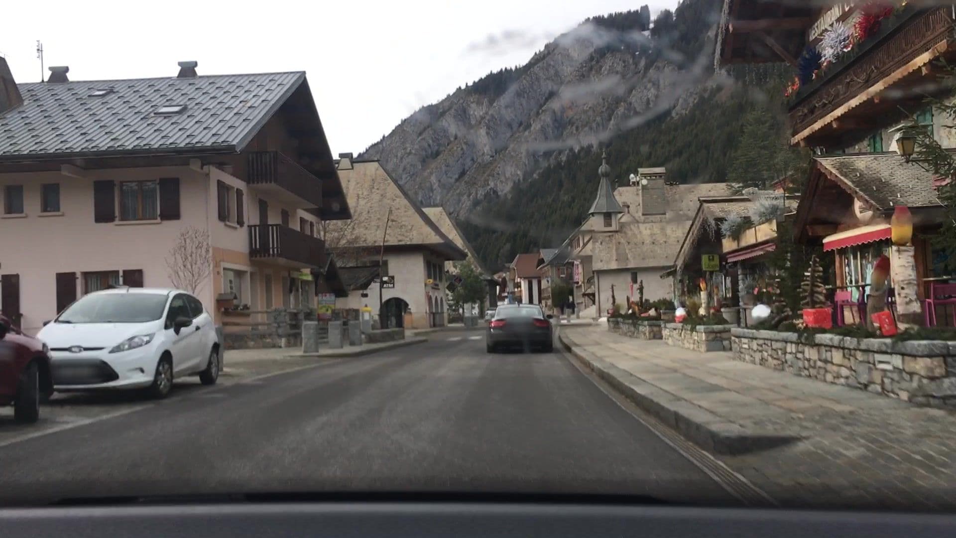 Street view near Les Cornettes, Châtel — © lvl5 (CC BY-SA · Mapillary)