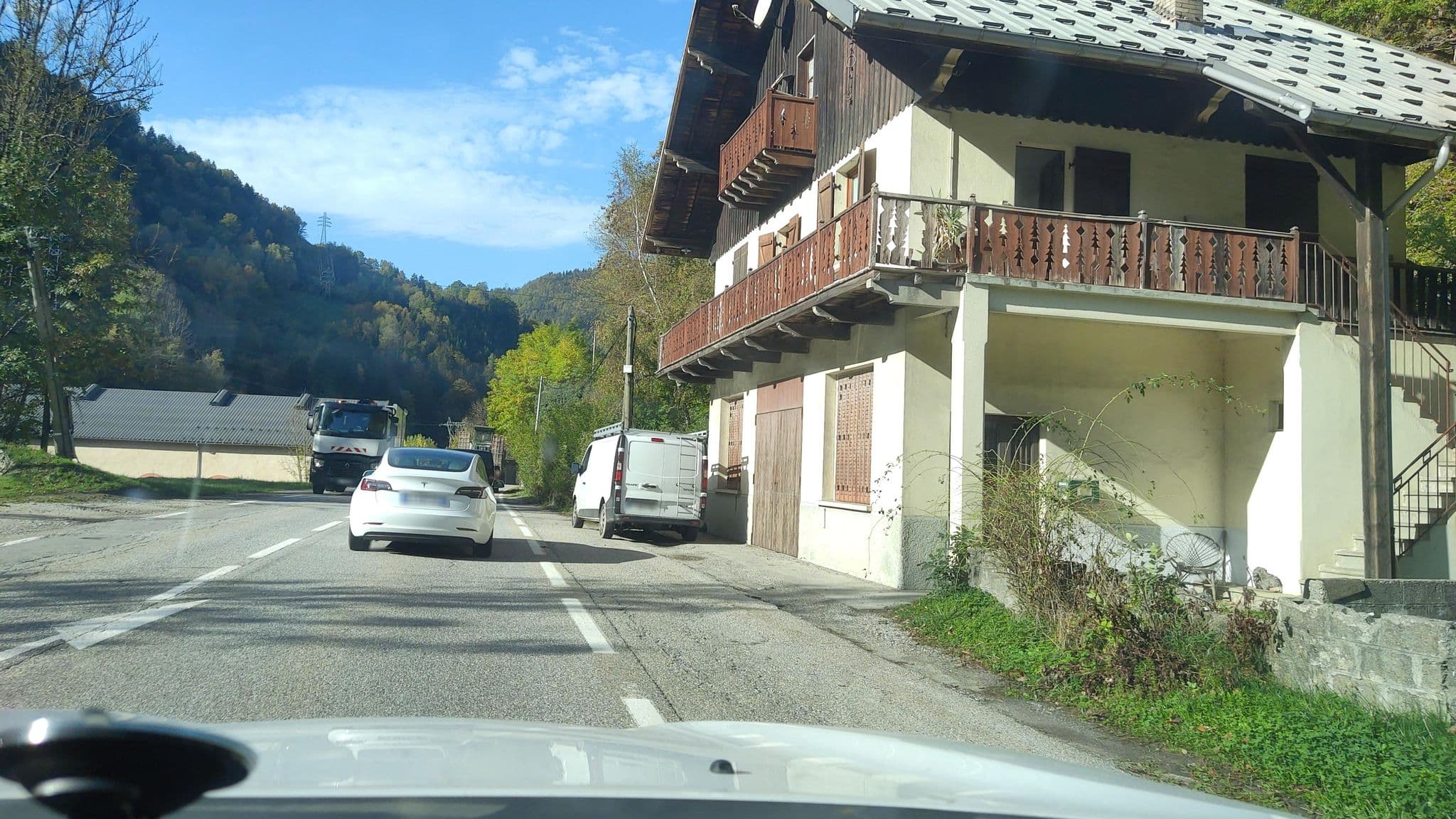 Street view near Auberge des Roches, Marthod — © MatthieuF4FNE (CC BY-SA · Mapillary)