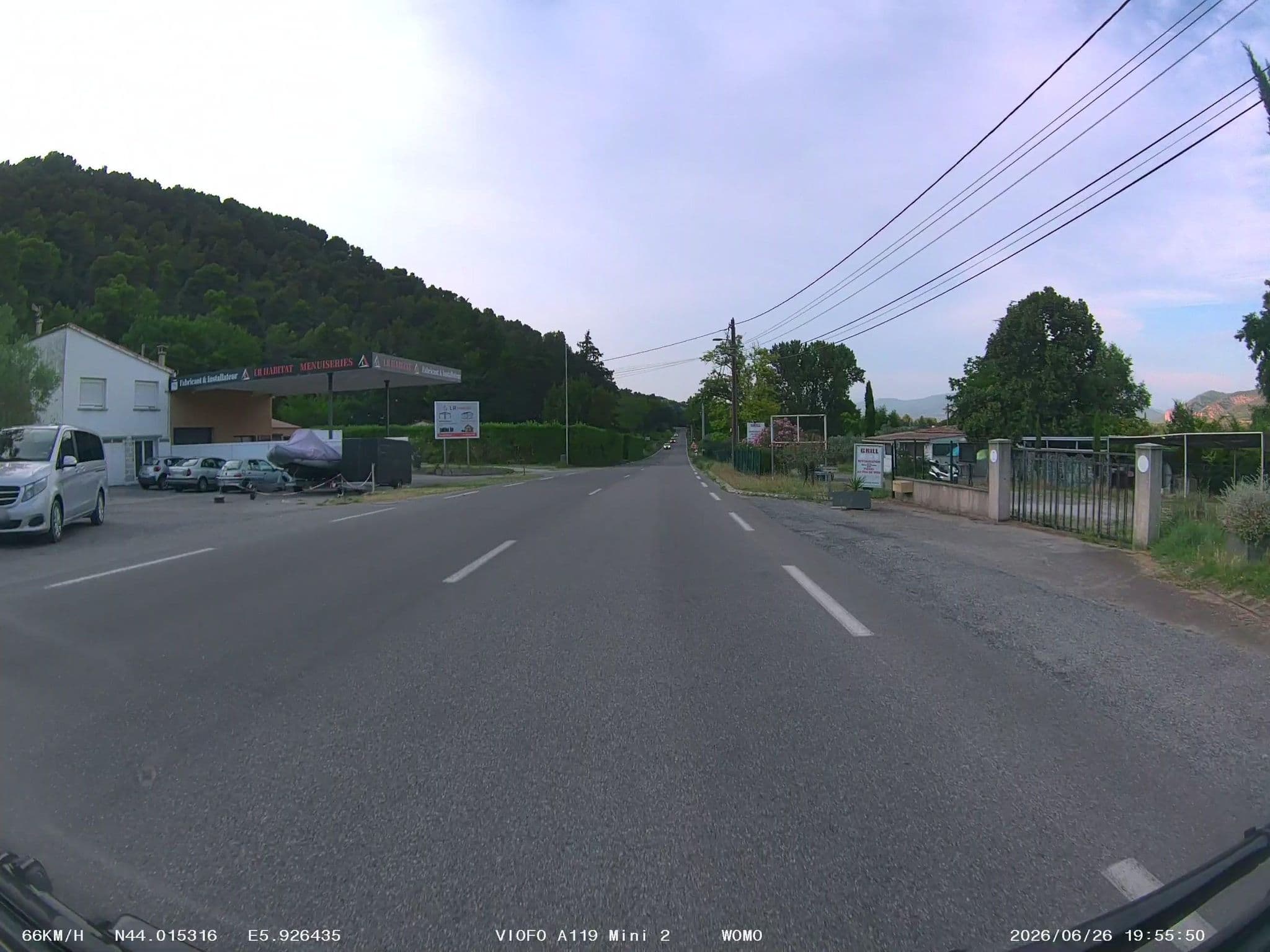 Street view near Les Galets, Peyruis — © soulcover (CC BY-SA · Mapillary)
