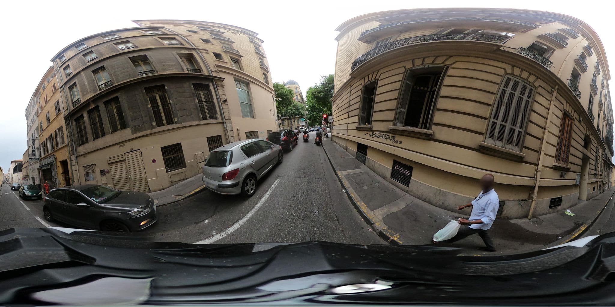 Street view near Massilia, Le Chapitre — © simon_geovelo (CC BY-SA · Mapillary)