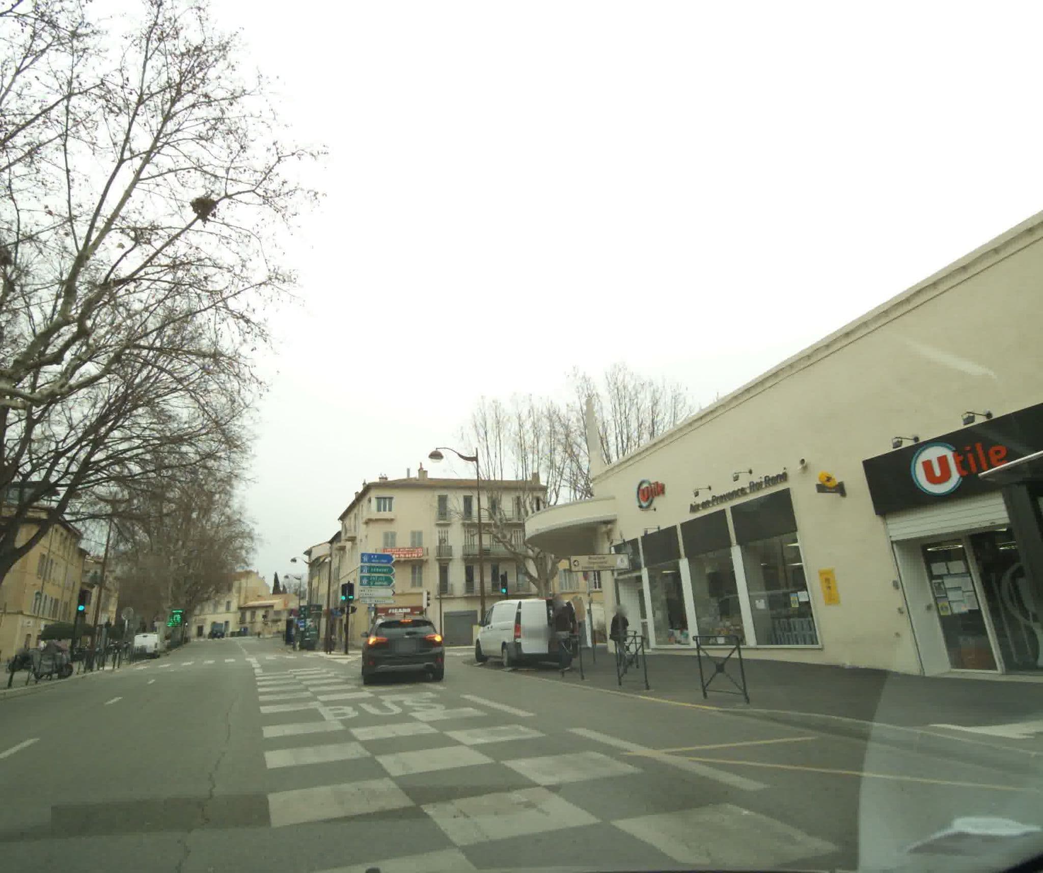 Street view near La Caravelle, Aix-en-Provence — © sogefi (CC BY-SA · Mapillary)
