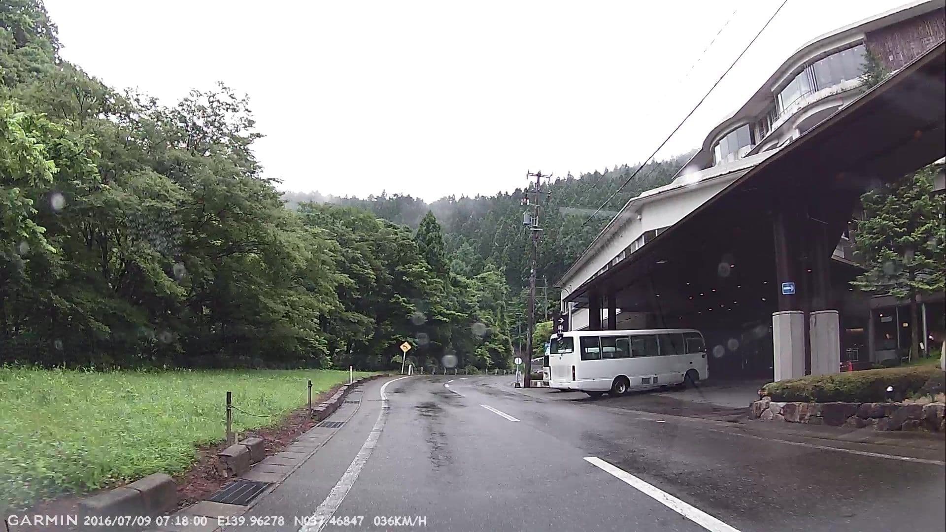 Street view near 東山グランドホテル, Aizu-Wakamatsu — © jmmapiranger (CC BY-SA · Mapillary)