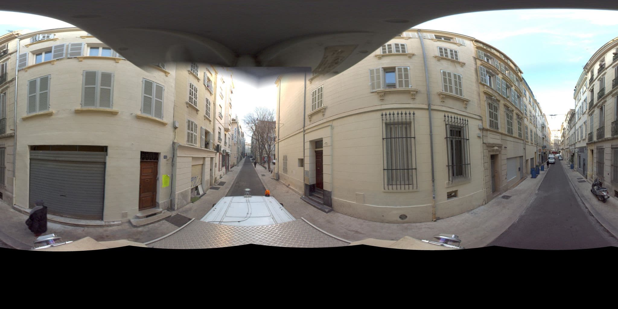 Street view near Hôtel des Platanes, Marseille — © Suez (CC BY-SA · Mapillary)