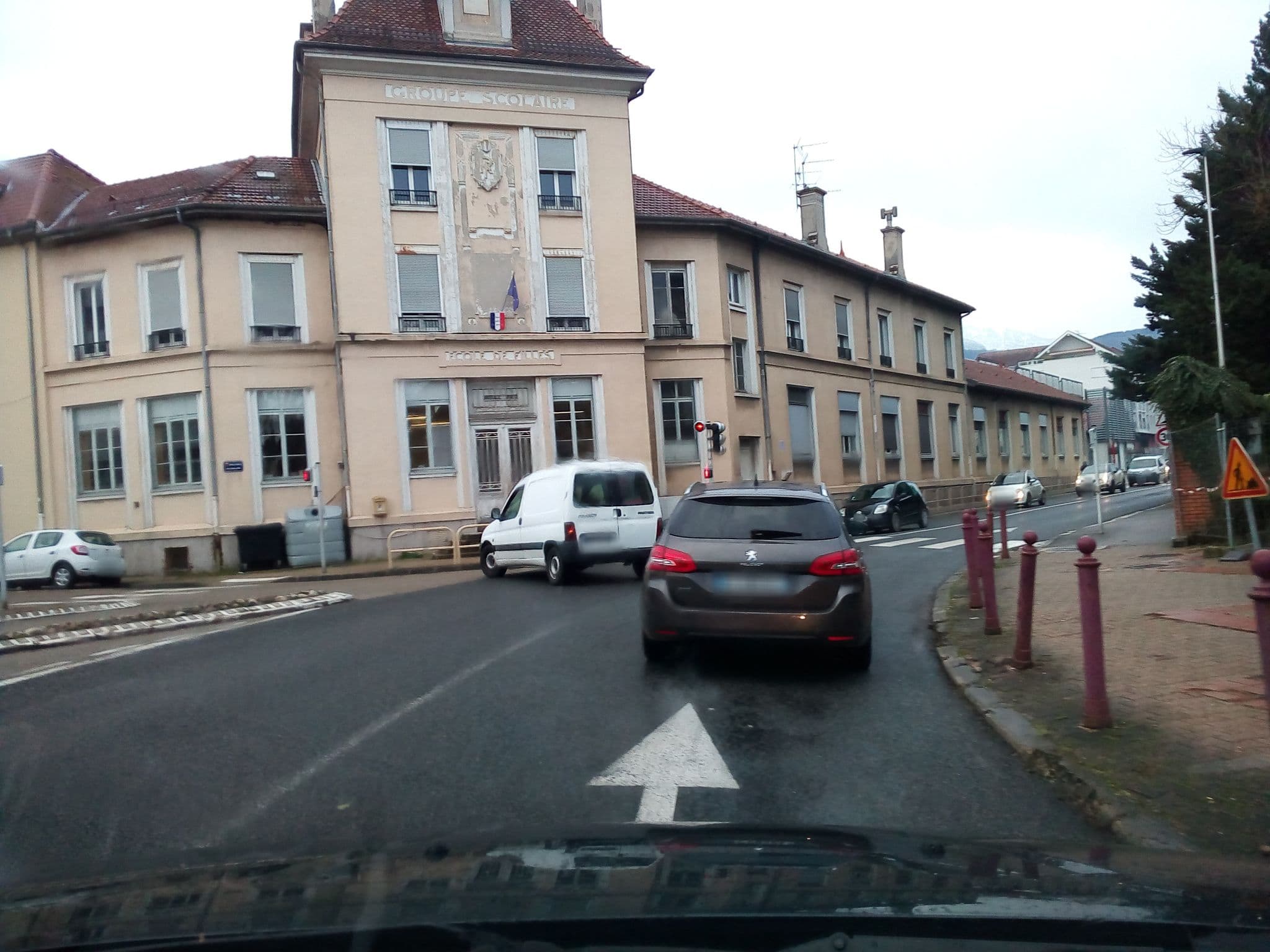 Street view near Mille pas, Voiron — © eric_s (CC BY-SA · Mapillary)
